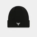 NEW ERA CHICAGO BULLS METALLIC BADGE CUFF BEANIE