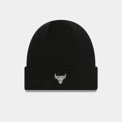 NEW ERA CHICAGO BULLS METALLIC BADGE CUFF BEANIE