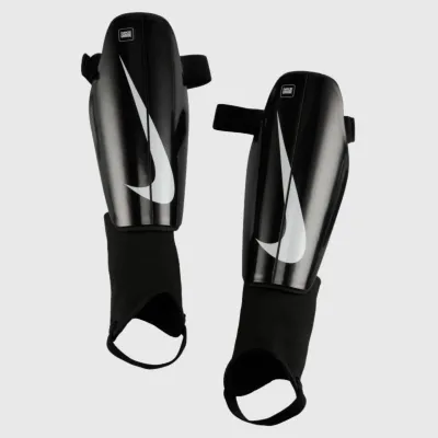 NIKE CHARGE FOOTBALL SHIN GUARDS