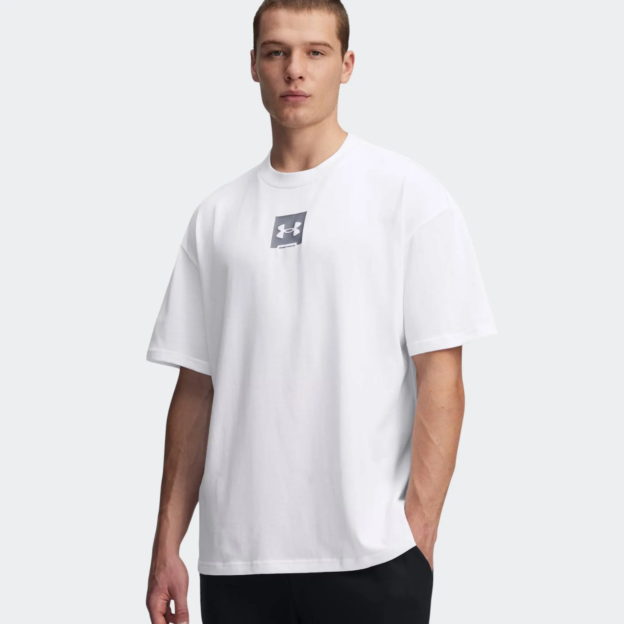 UNDER ARMOUR BOX TSHIRT