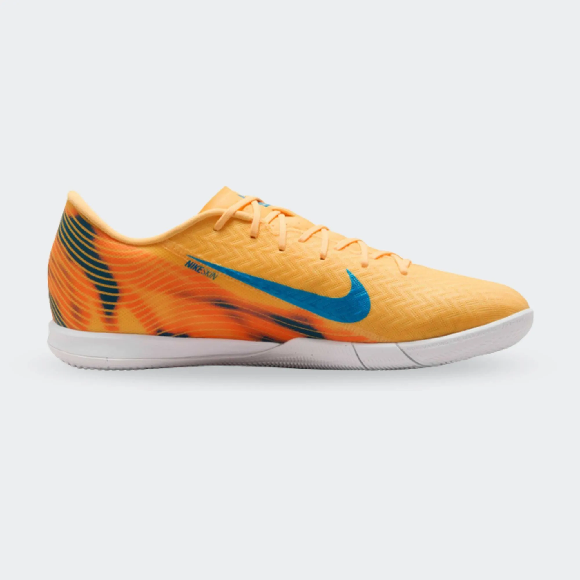 NIKE ZOOM VAPOR 16 ACADEMY
