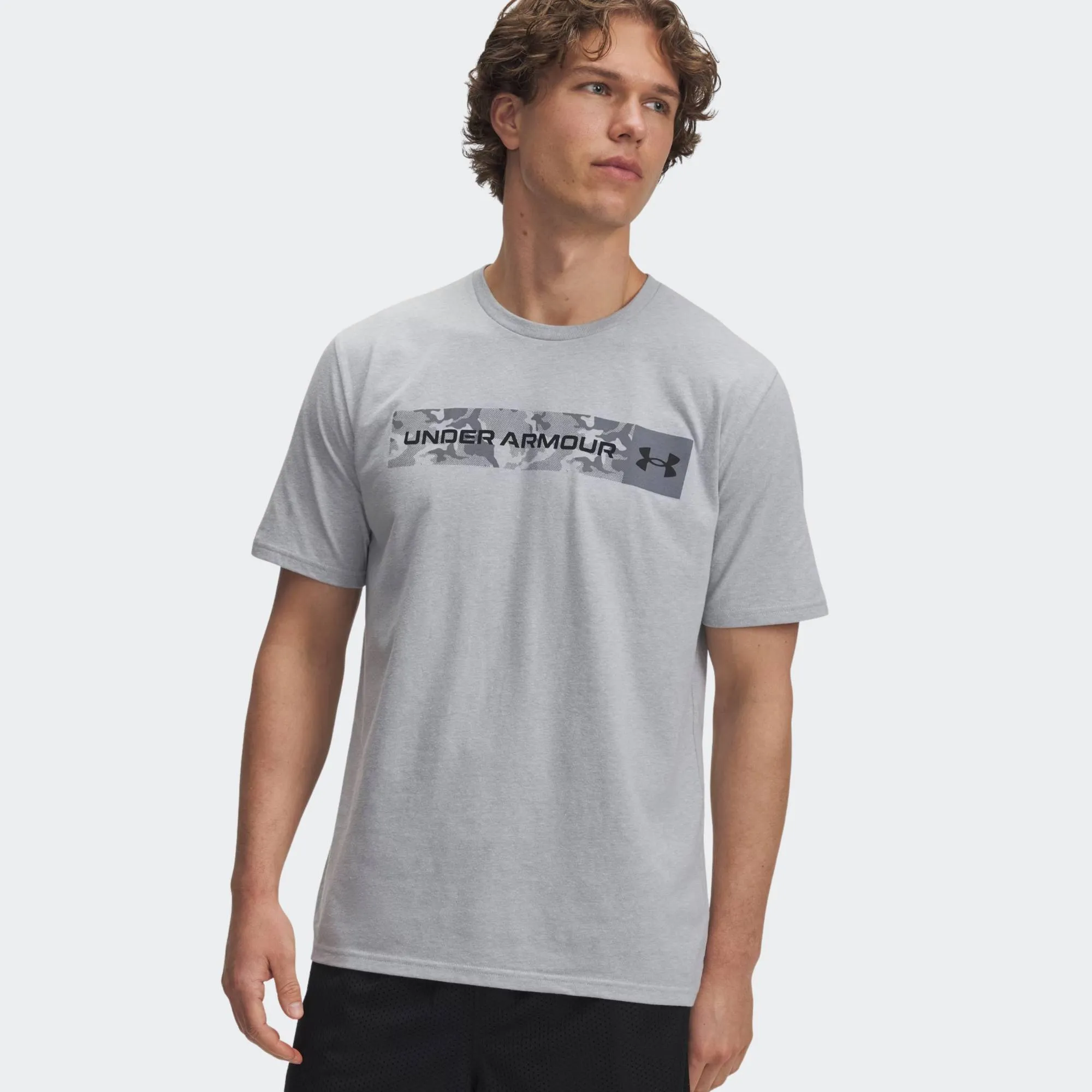 UNDER ARMOUR CAMO CHEST STRIPE TSHIRT