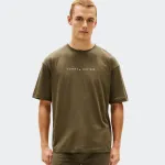 TOMMY JEANS LOGO TEE