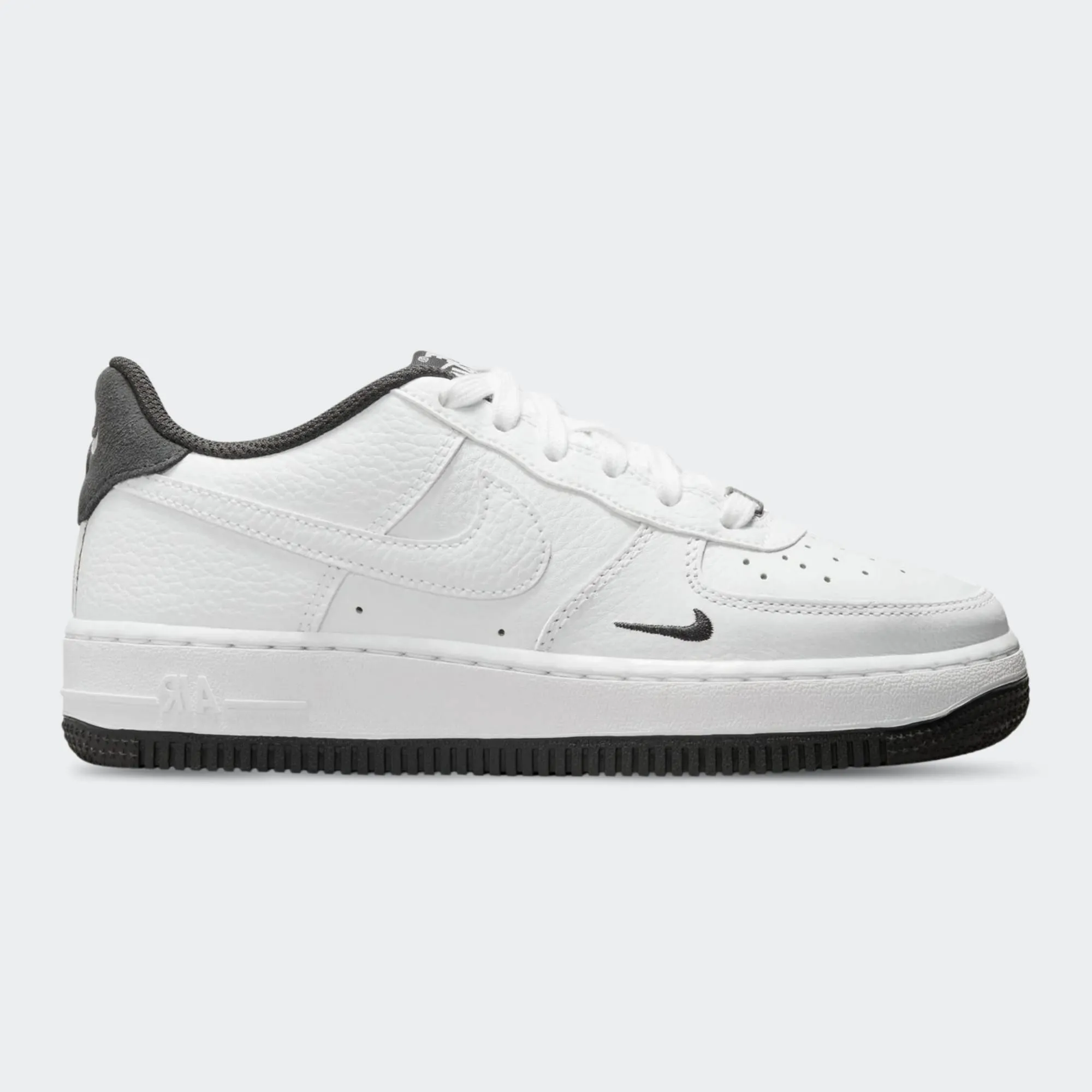 NIKE AIR FORCE 1 LV8