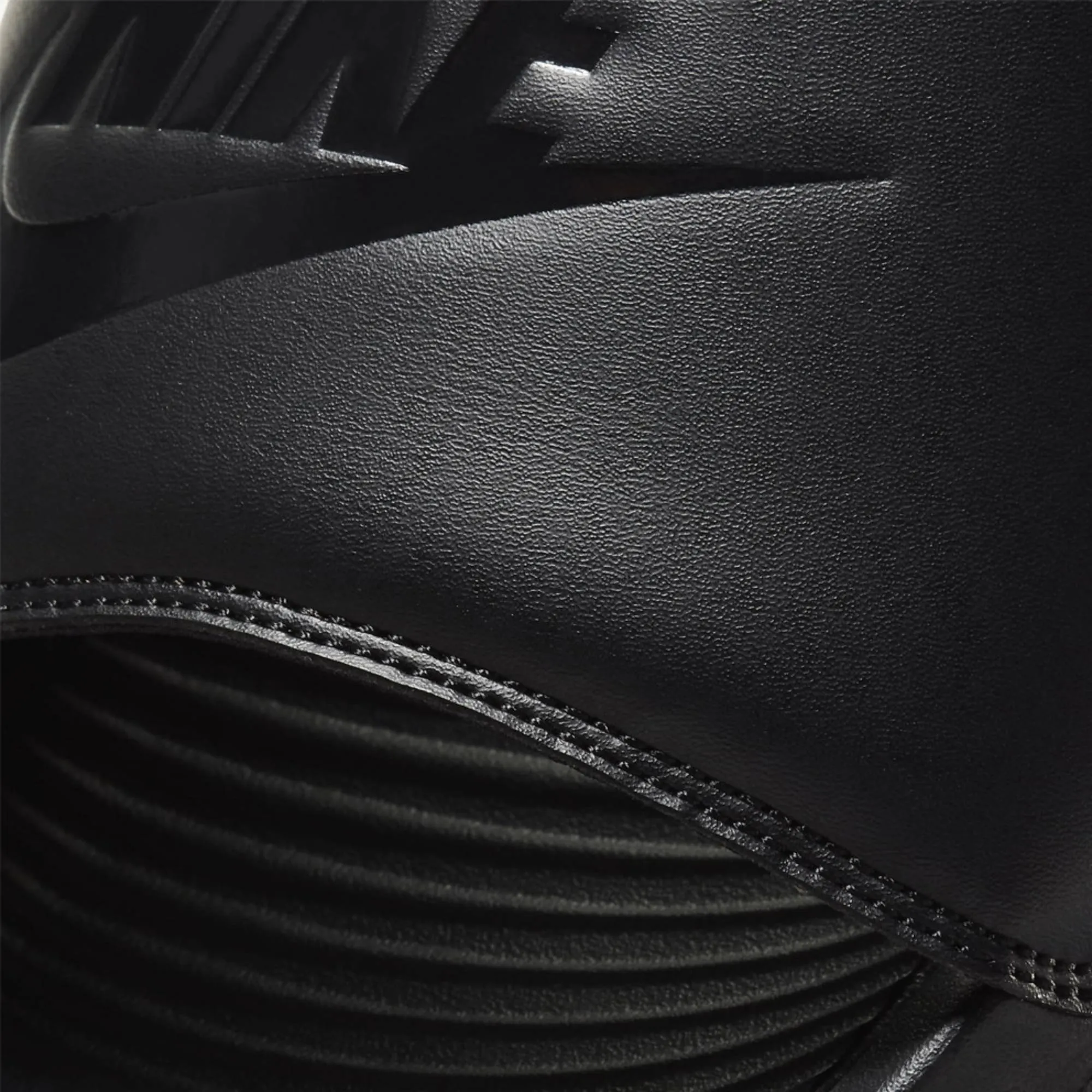 NIKE VICTORI ONE SLIDE