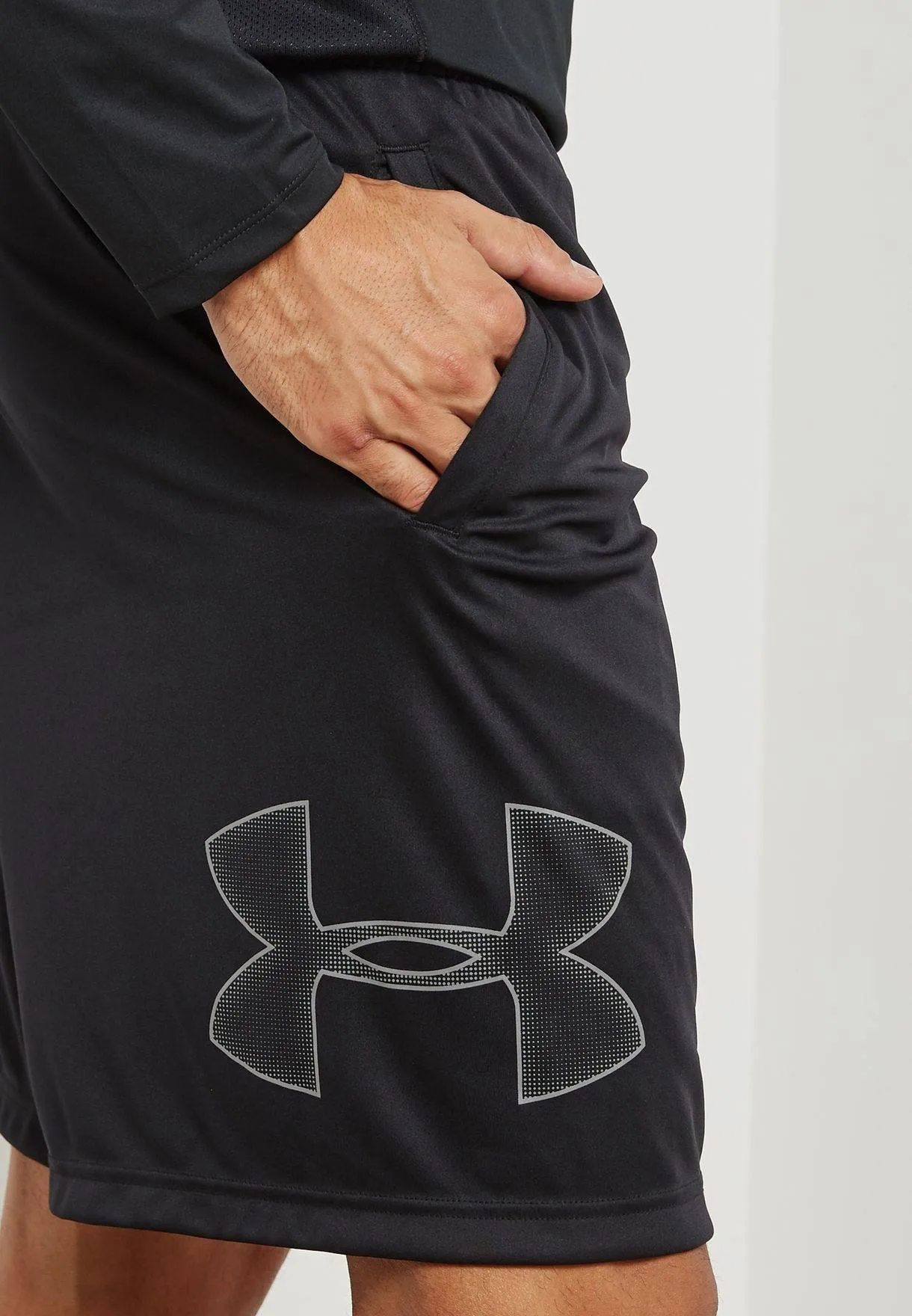 UNDER ARMOUR TECH GRAPHIC SHORT