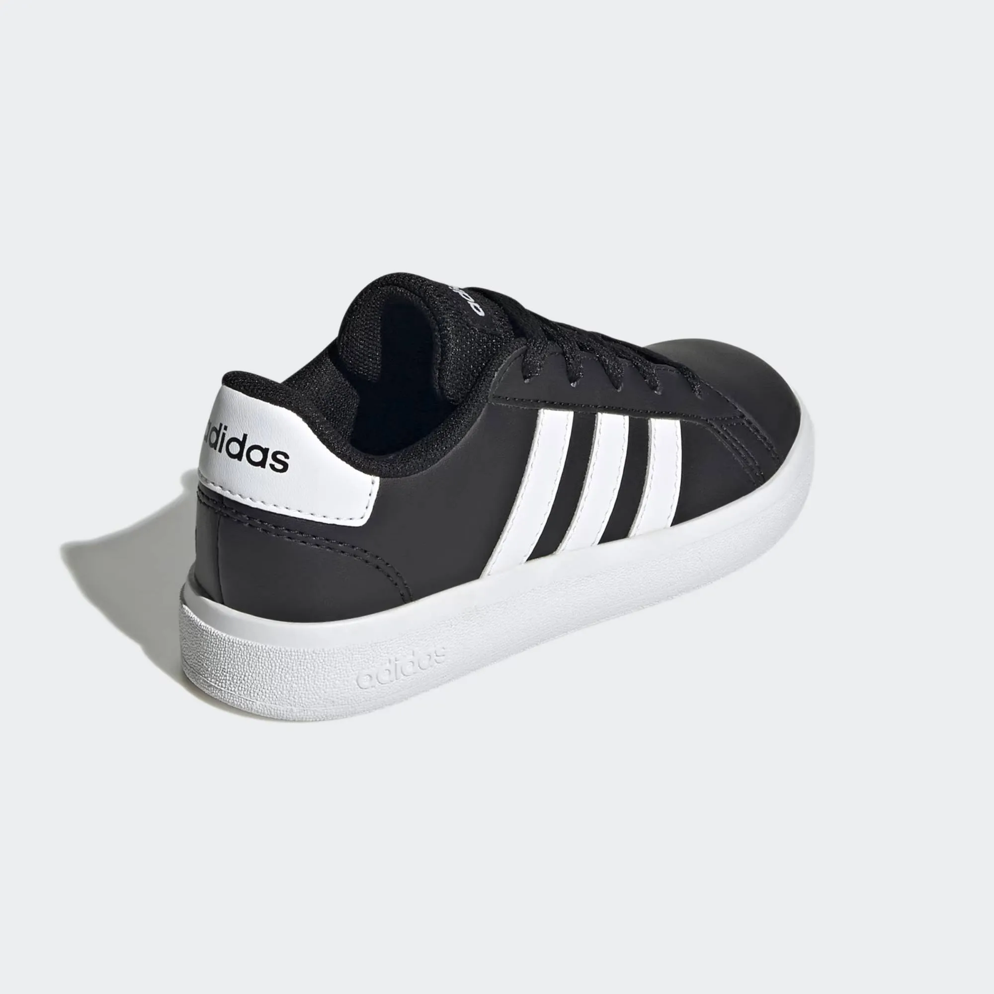 ADIDAS COURT 2.0
