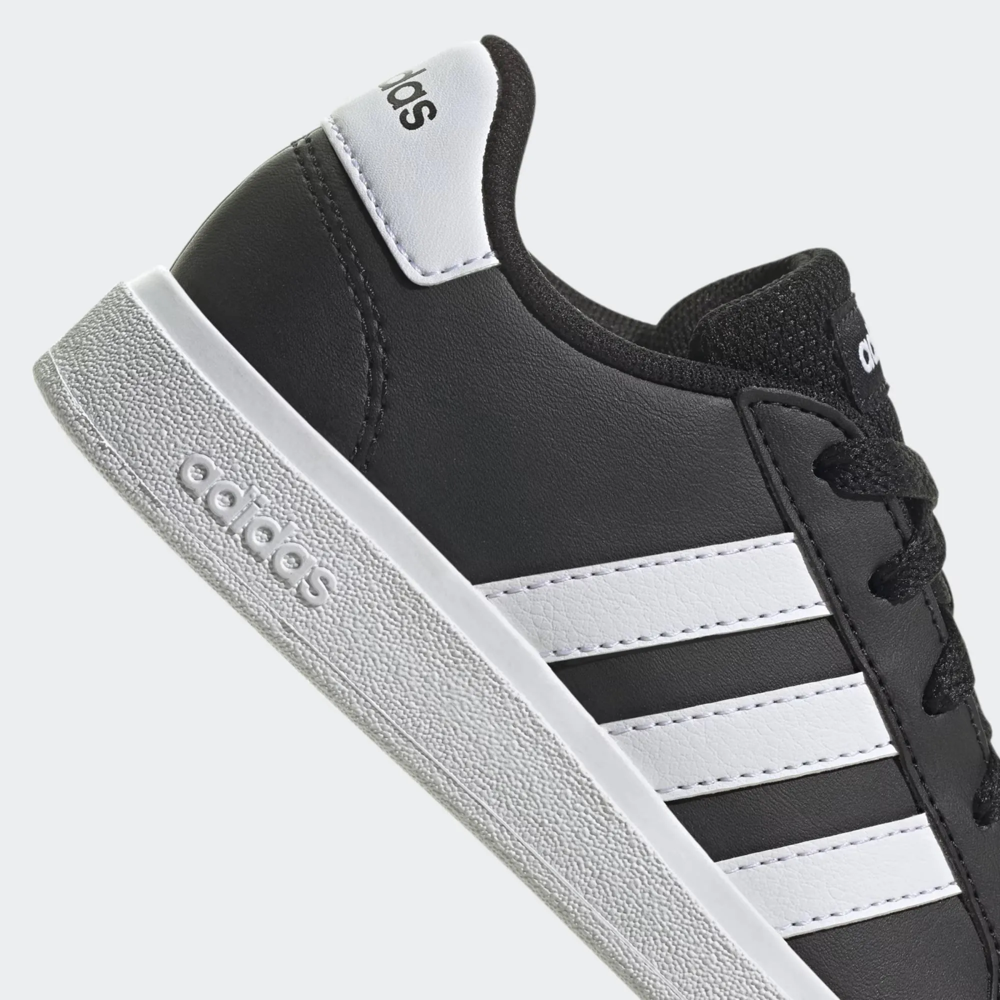ADIDAS COURT 2.0