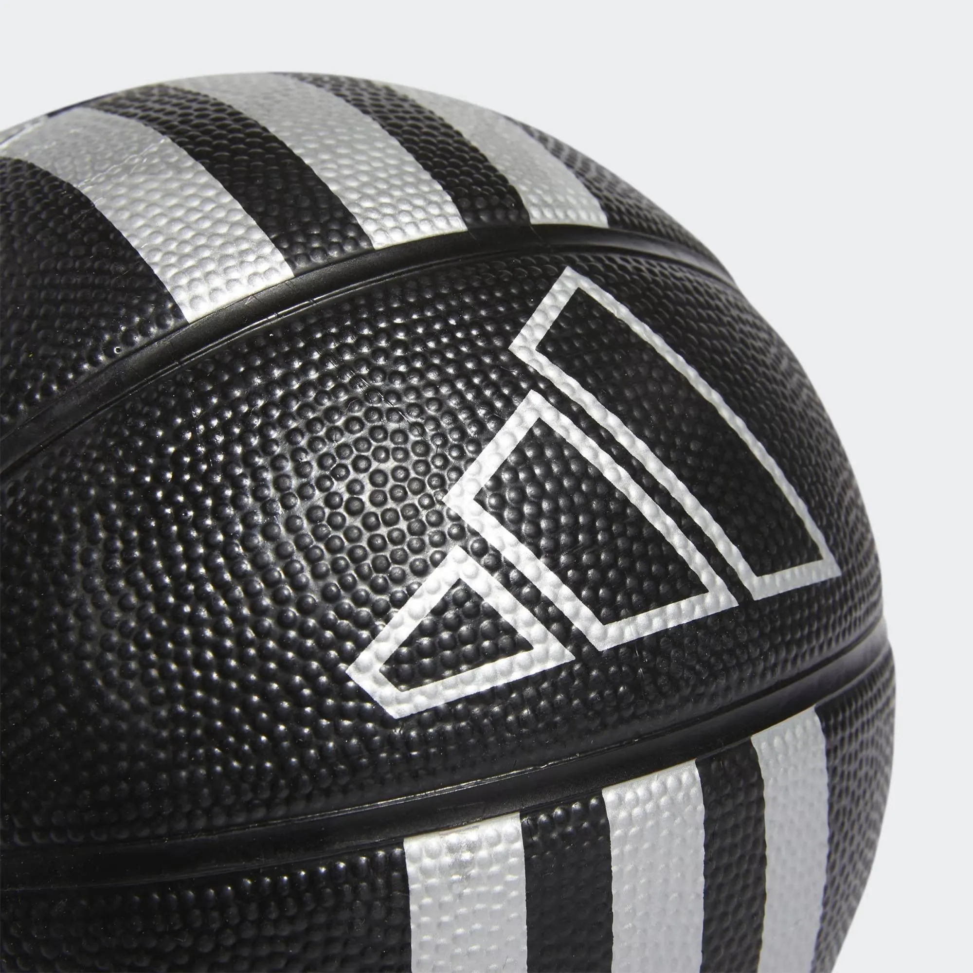 ADIDAS 3STRIPES RUBBER BASKETBALL