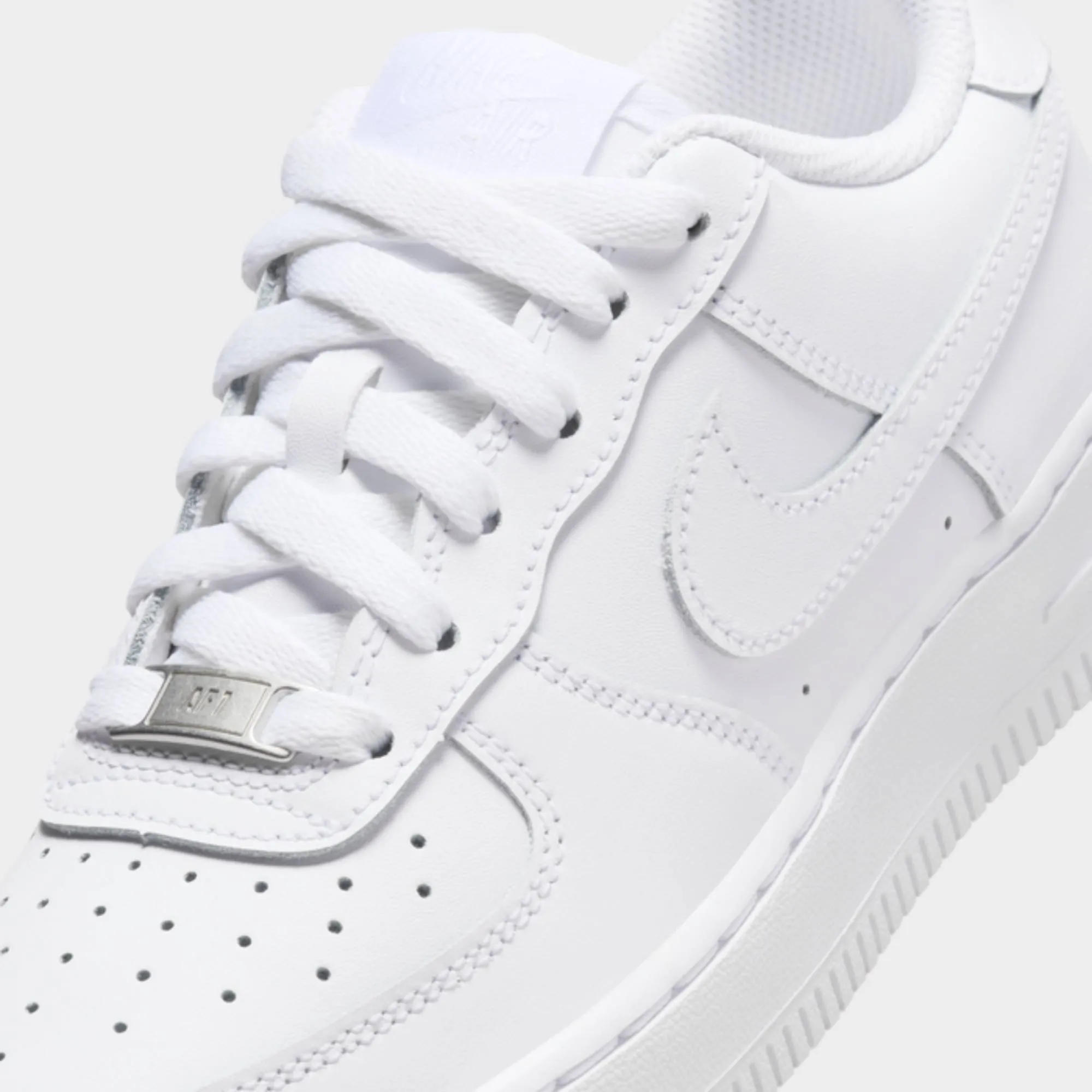 NIKE AIR FORCE 1 LE