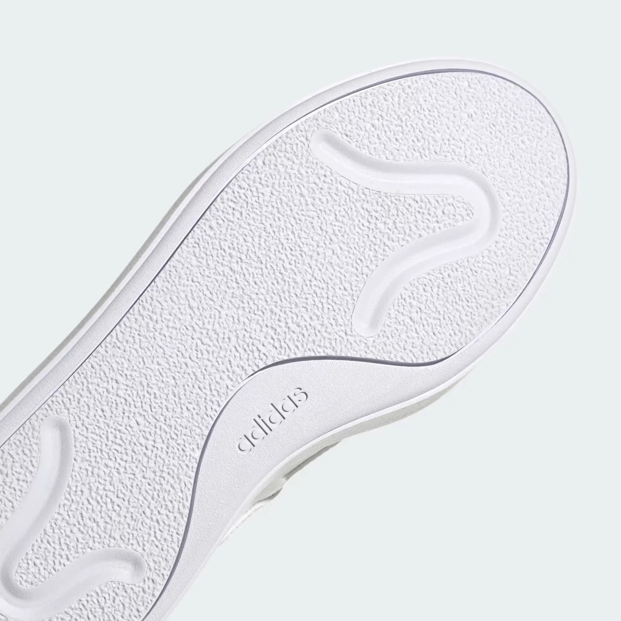 ADIDAS COURTBLOCK
