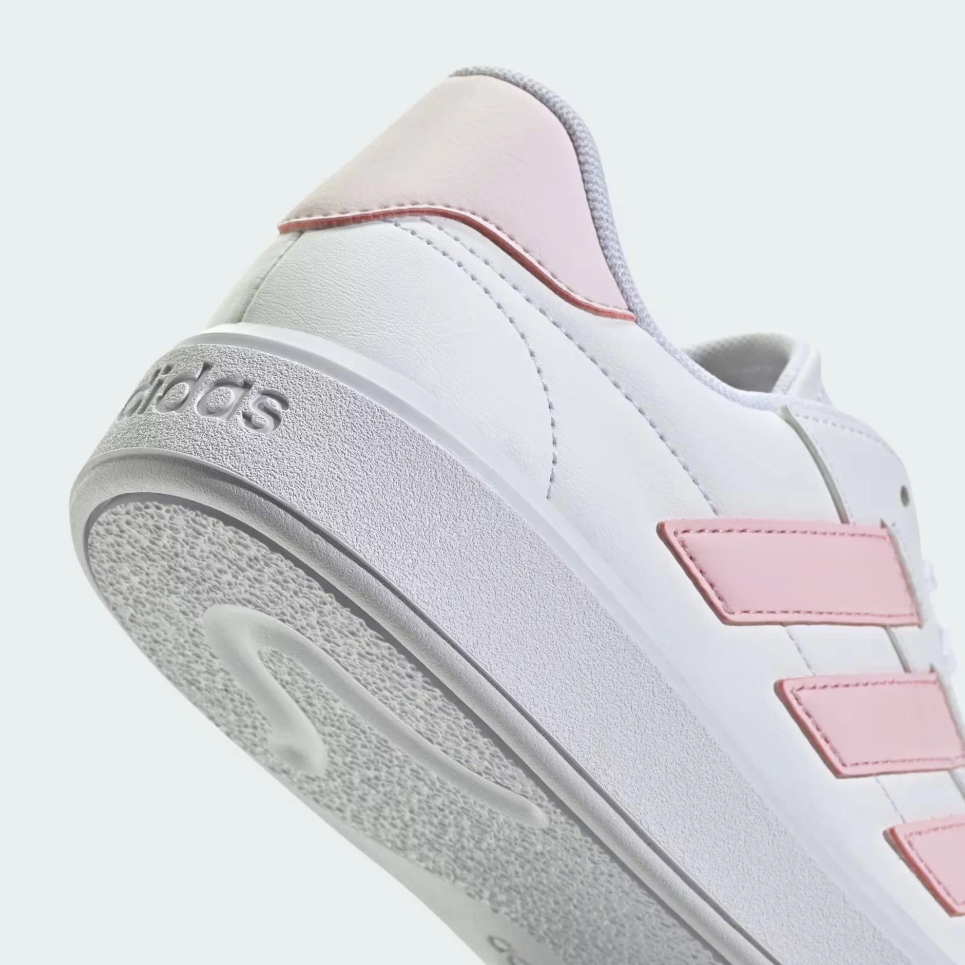 ADIDAS COURTBLOCK