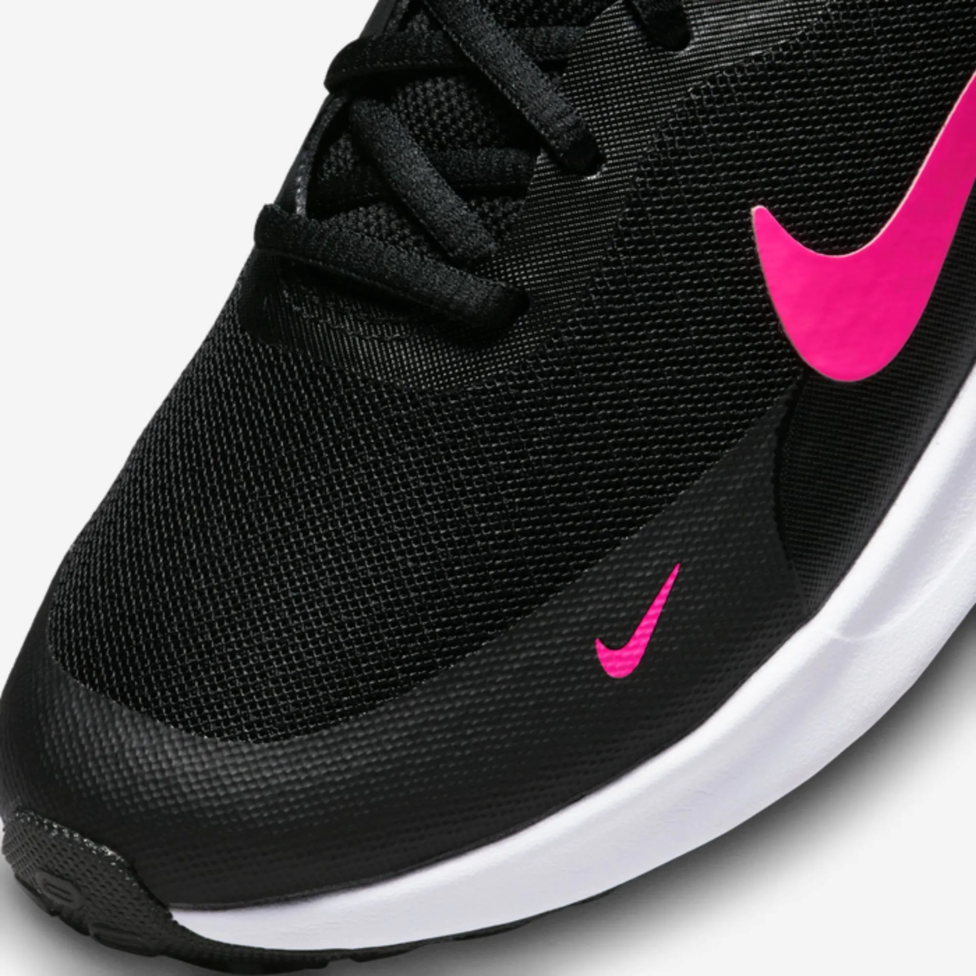 NIKE REVOLUTION 7