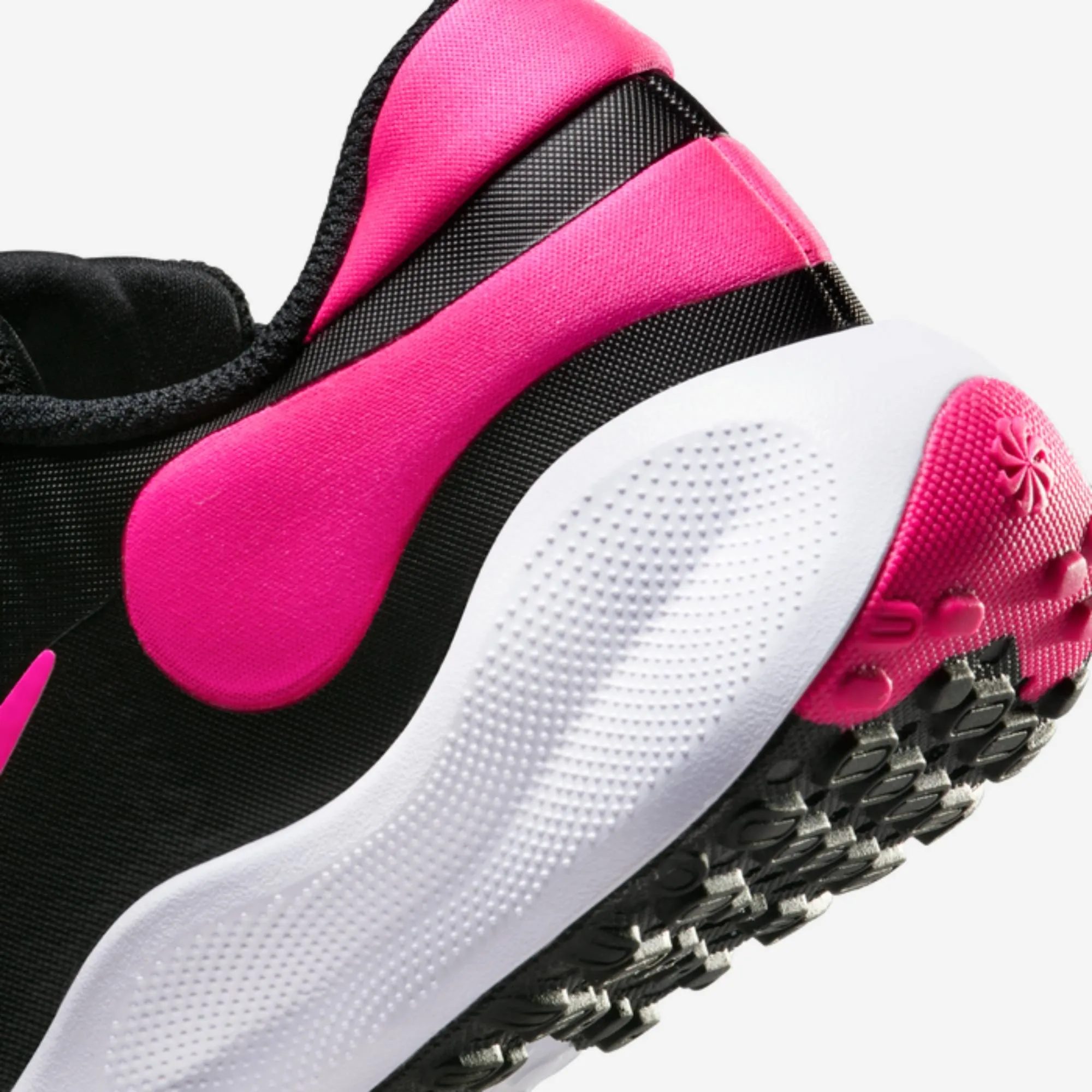 NIKE REVOLUTION 7