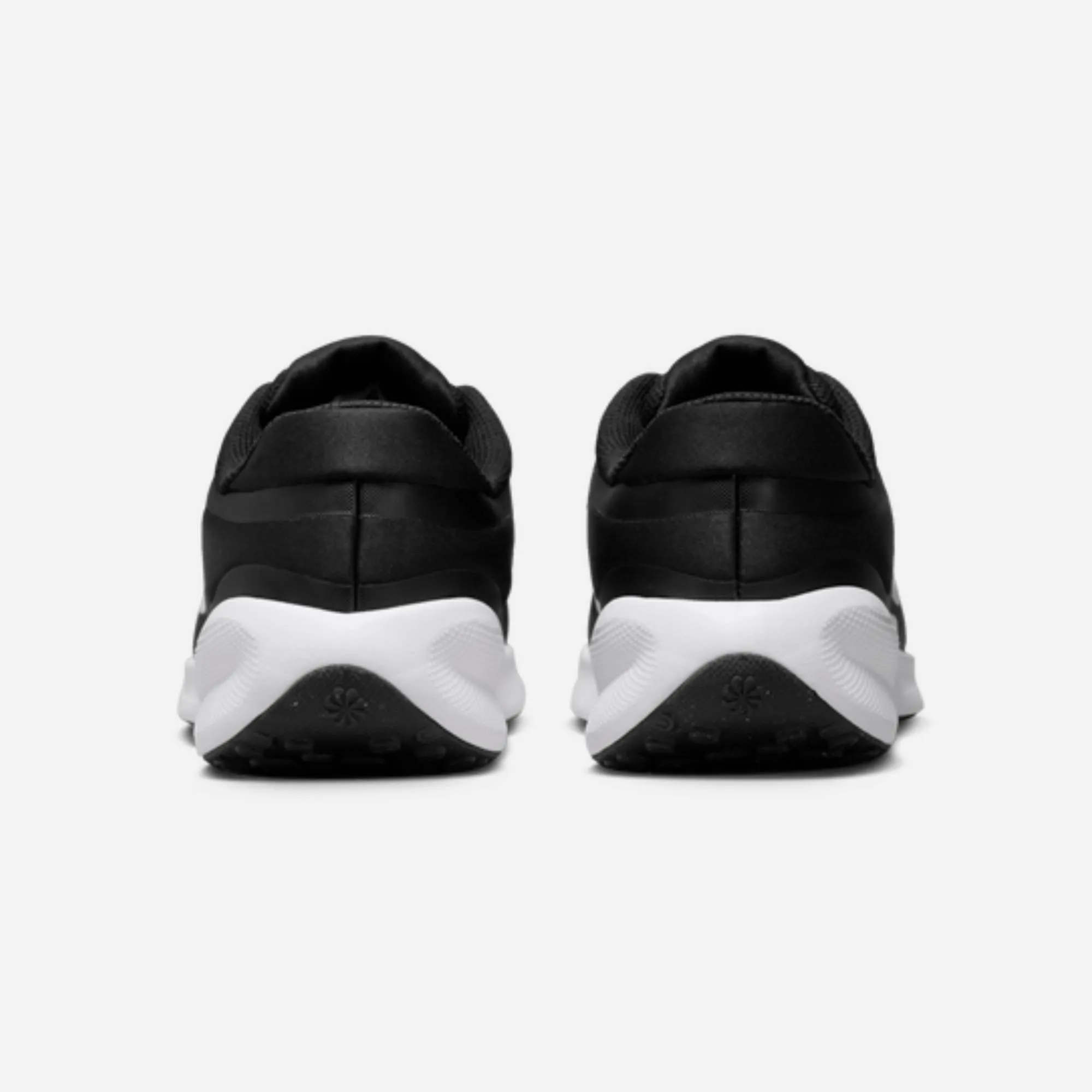 NIKE REVOLUTION 7 GS