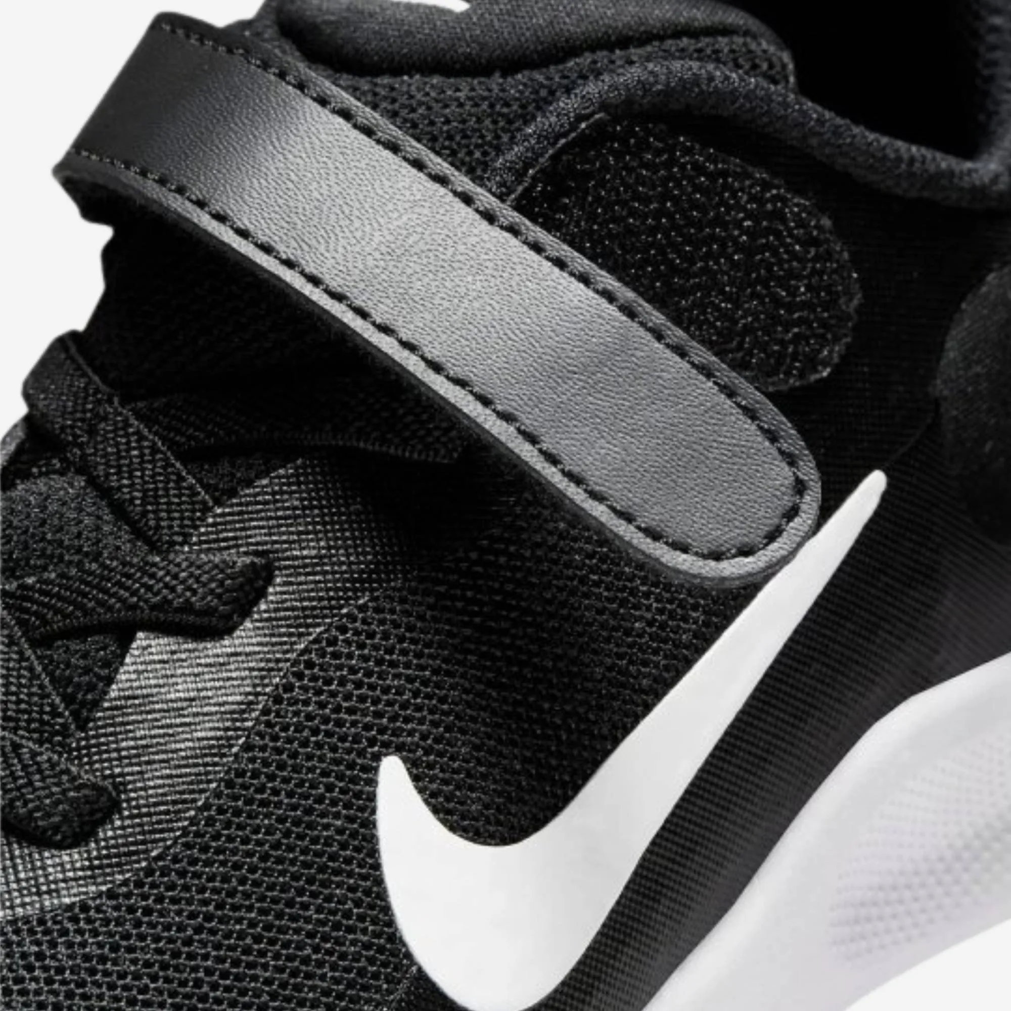 NIKE REVOLUTION 7 PS