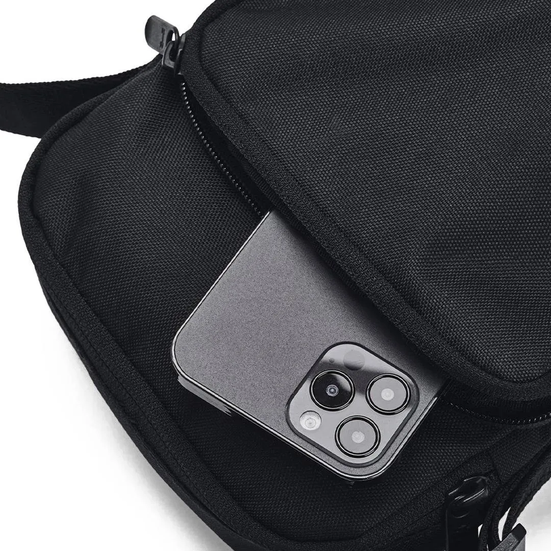 UNDER ARMOUR ESSENTIAL LITE CROSSBODY