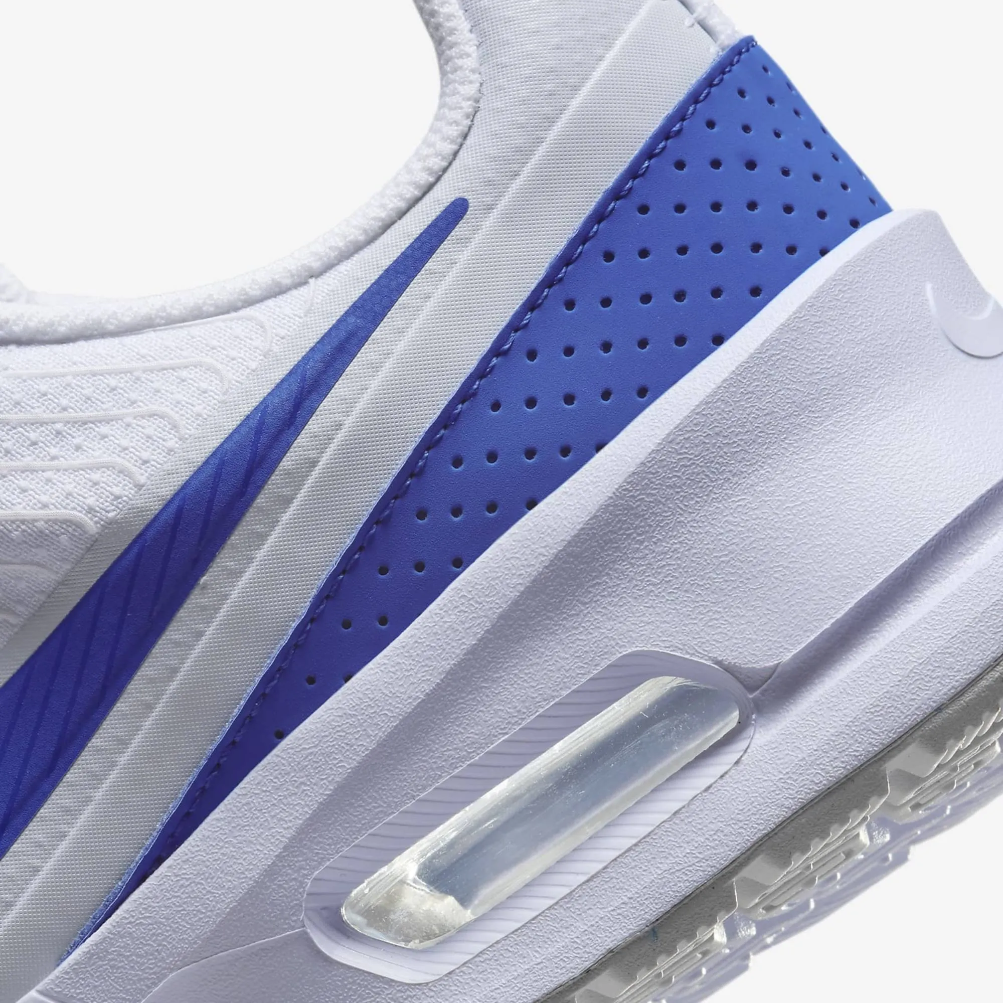 NIKE AIR MAX NUAXIS