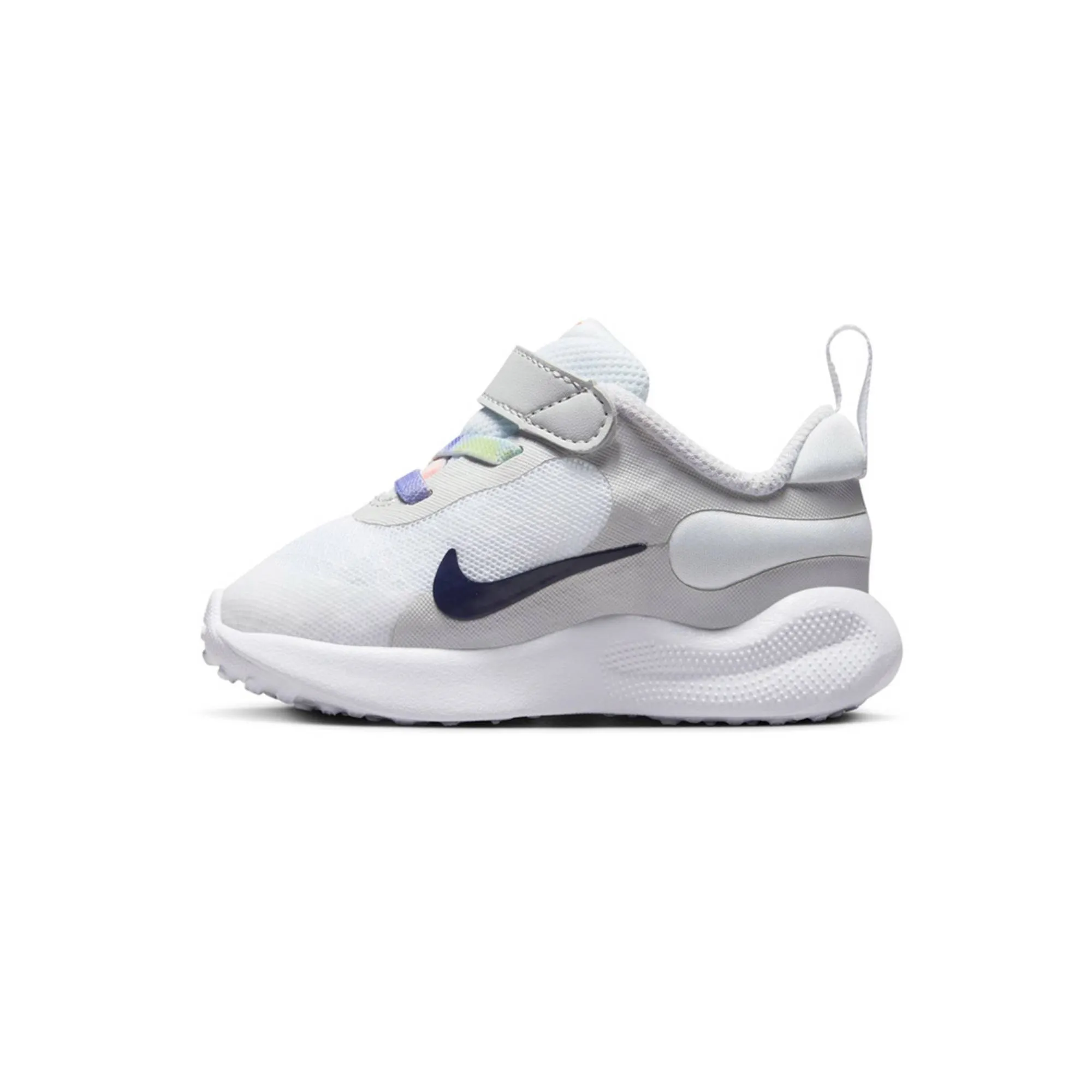 NIKE REVOLUTION 7