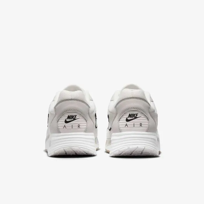 NIKE AIR MAX SOLO