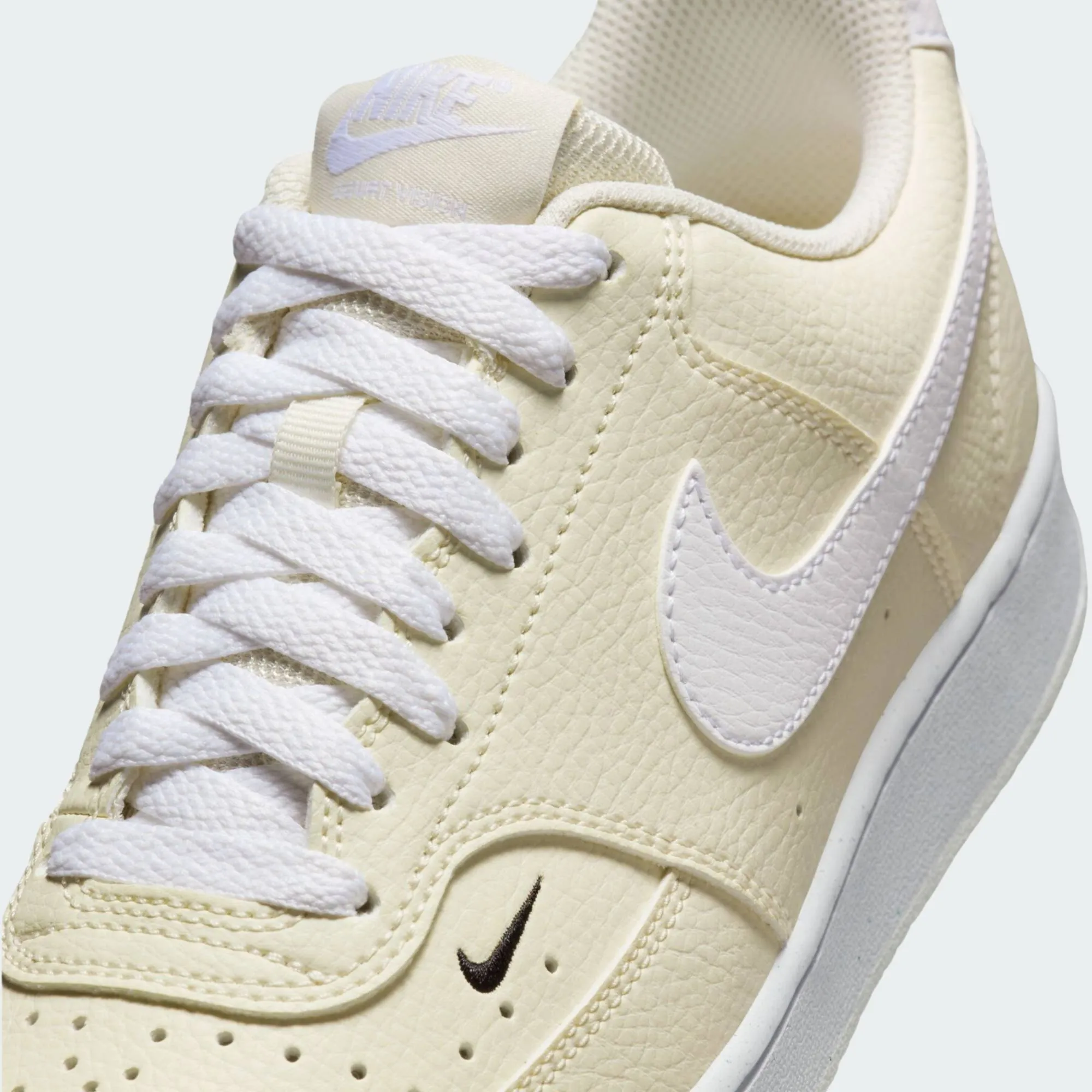 NIKE COURT VISION LOW NN