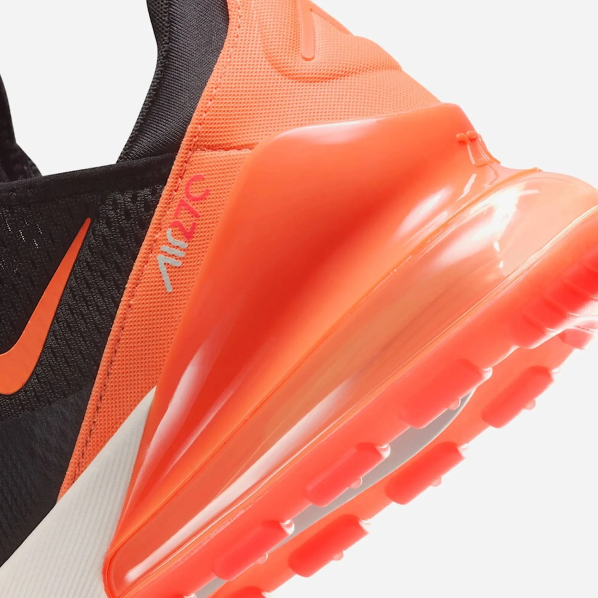 NIKE AIR MAX 270