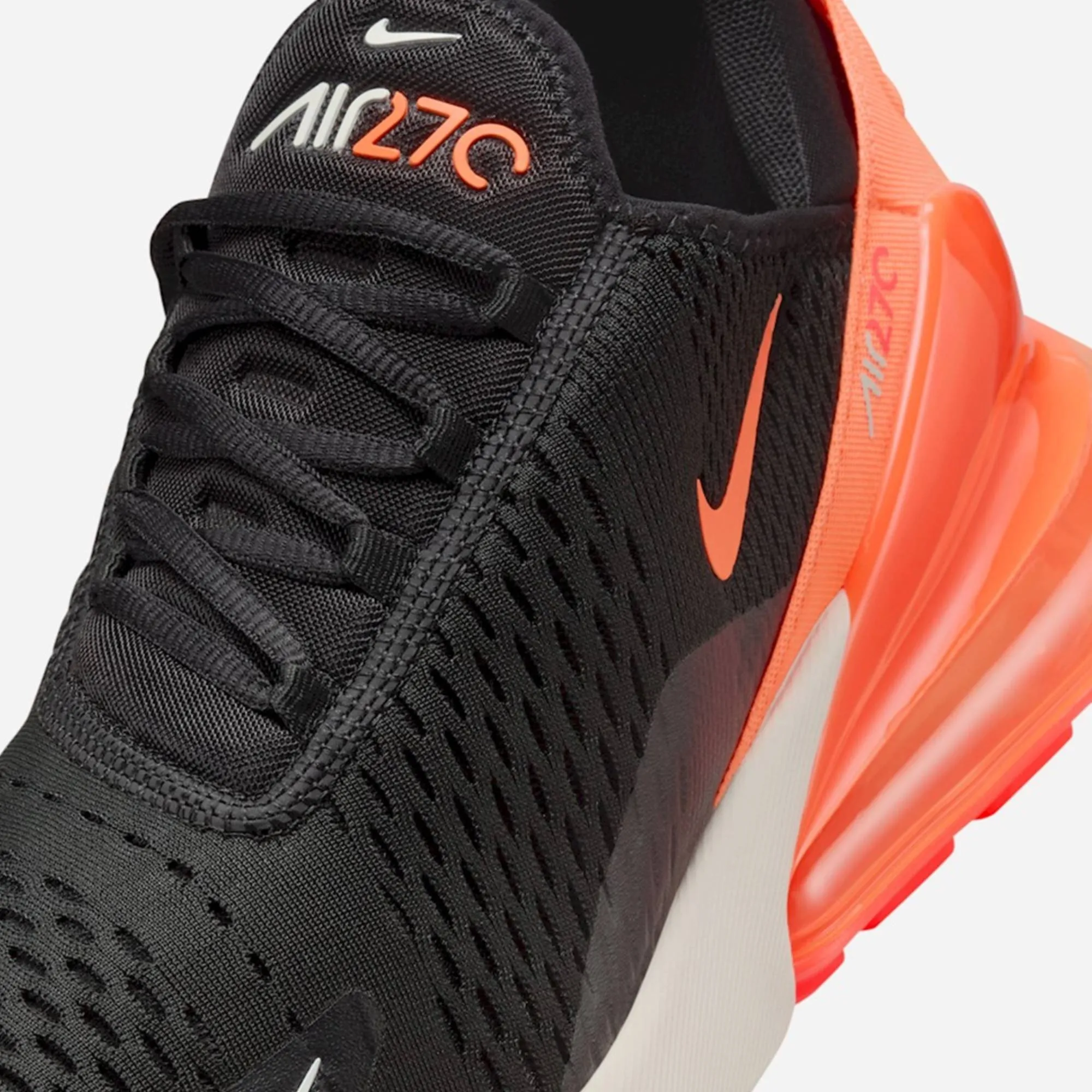 NIKE AIR MAX 270