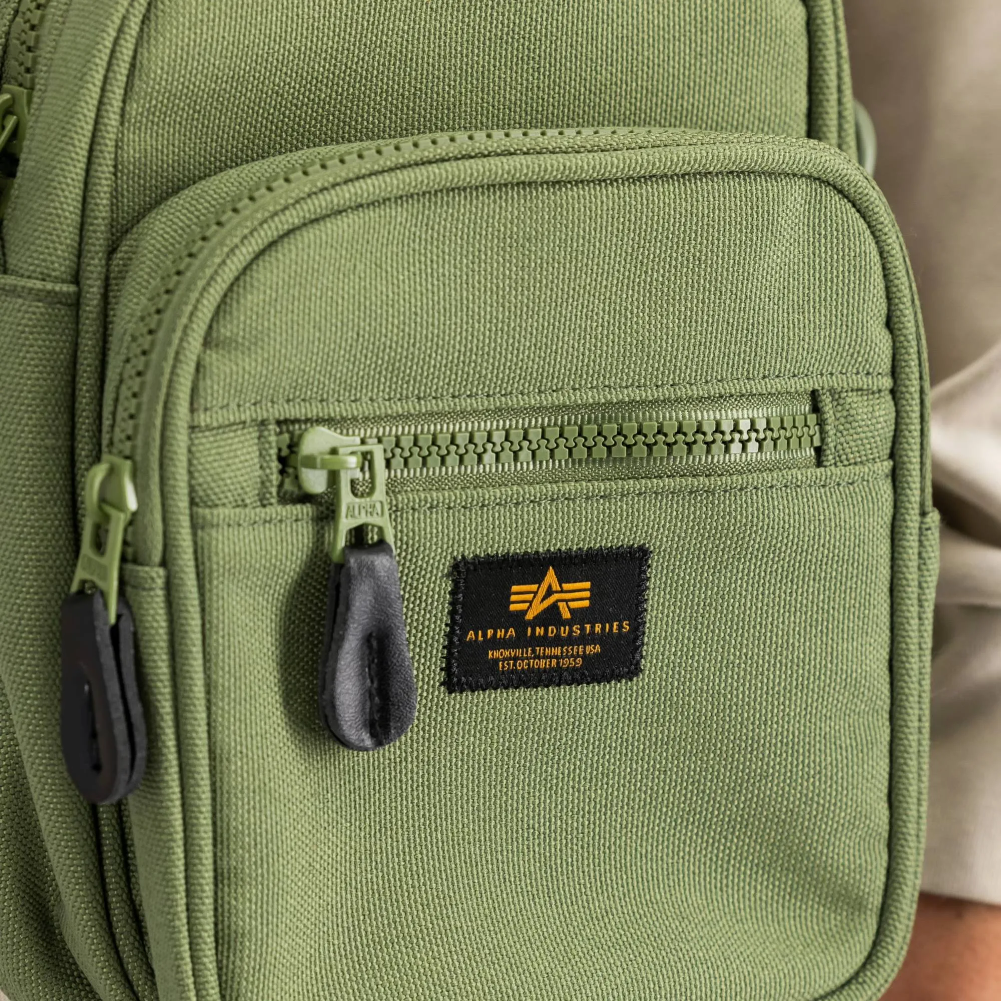ALPHA INDUSTRIES LABEL MESSENGER BAG