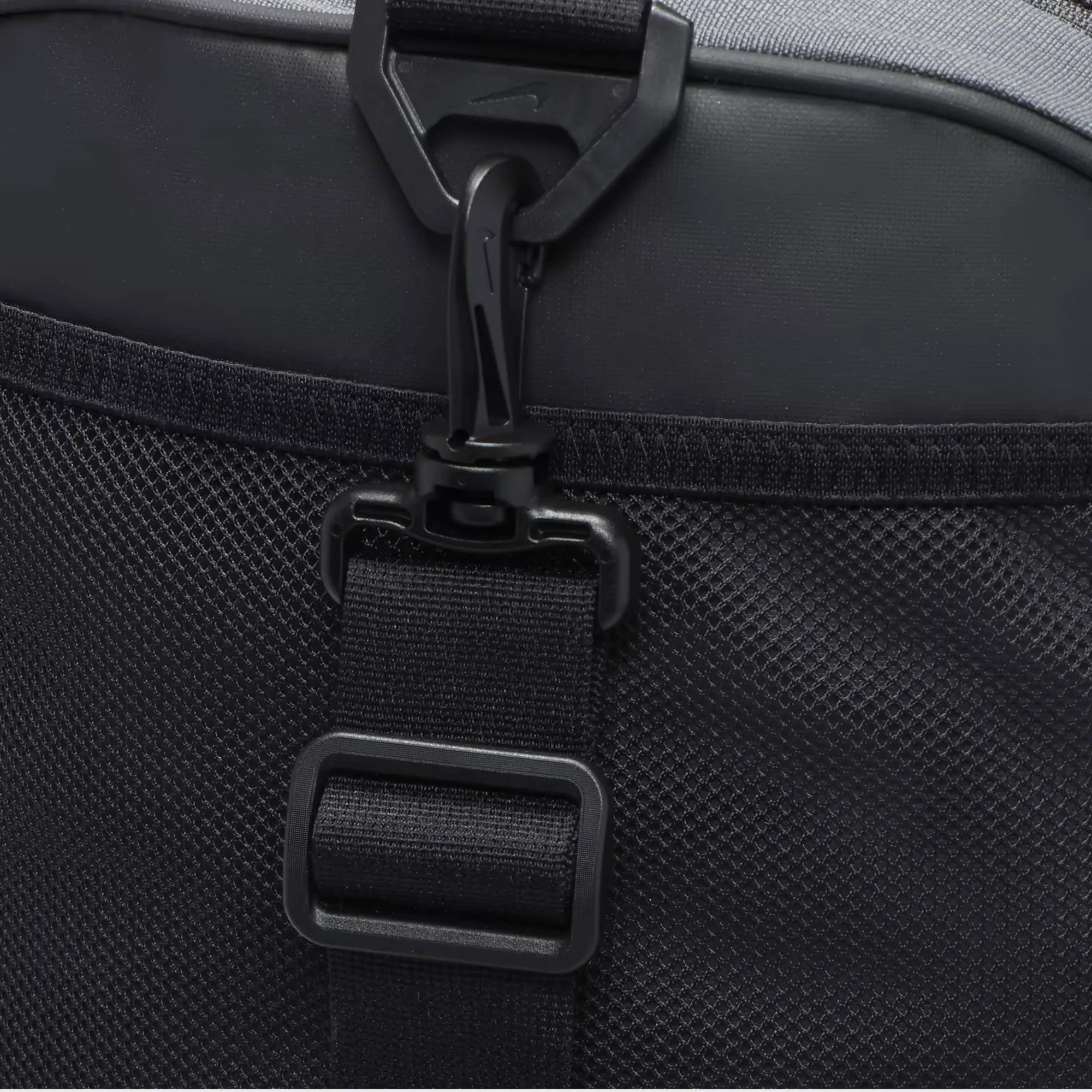 NIKE BRASILIA MEDIUM DUFFLE BAG - 9.5 (60L)