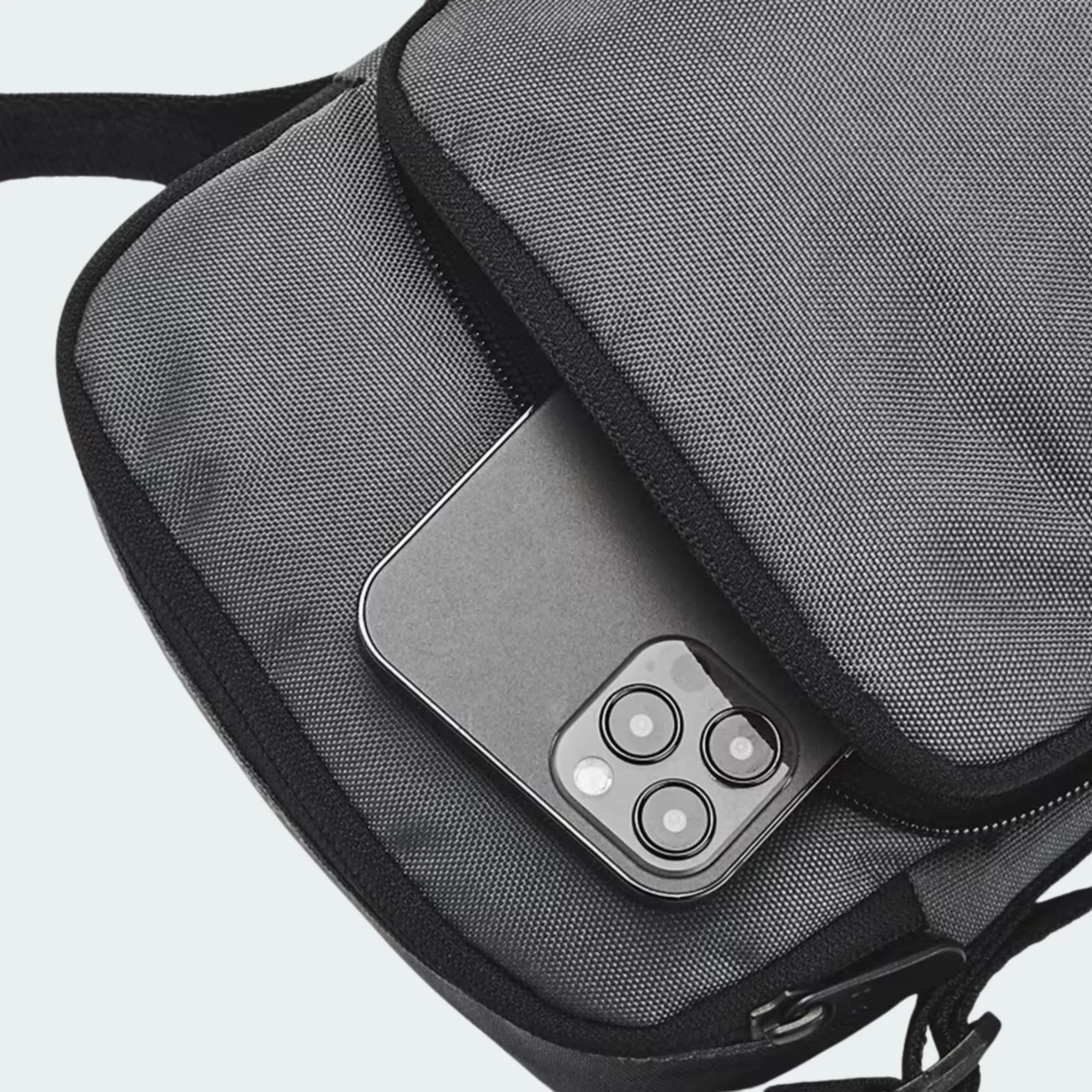 UNDER ARMOUR LOUDON LITE CROSSBODY