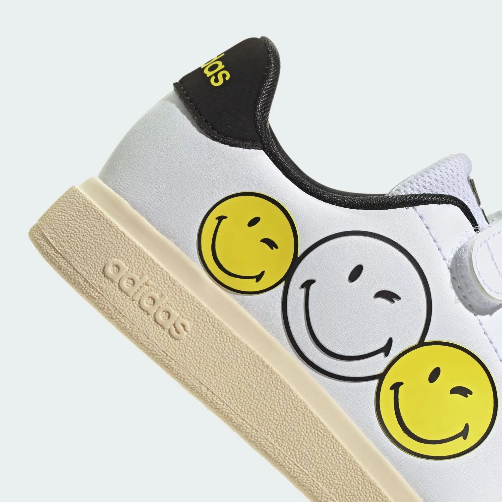 ADIDAS ADVANTAGE SMILEY