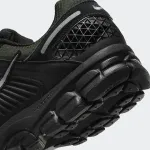 NIKE ZOOM VOMERO 5