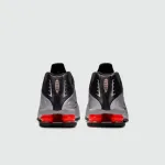 NIKE SHOX R4