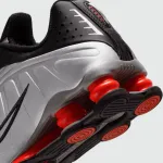 NIKE SHOX R4