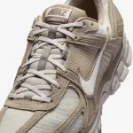 NIKE ZOOM VOMERO 5