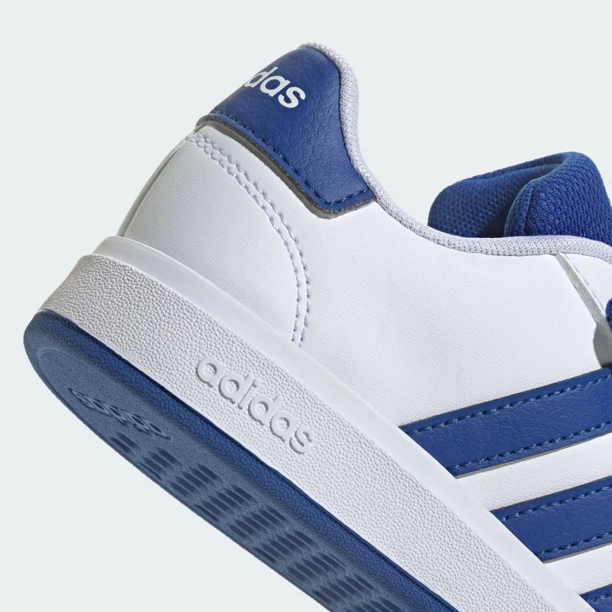 ADIDAS COURT 2.0