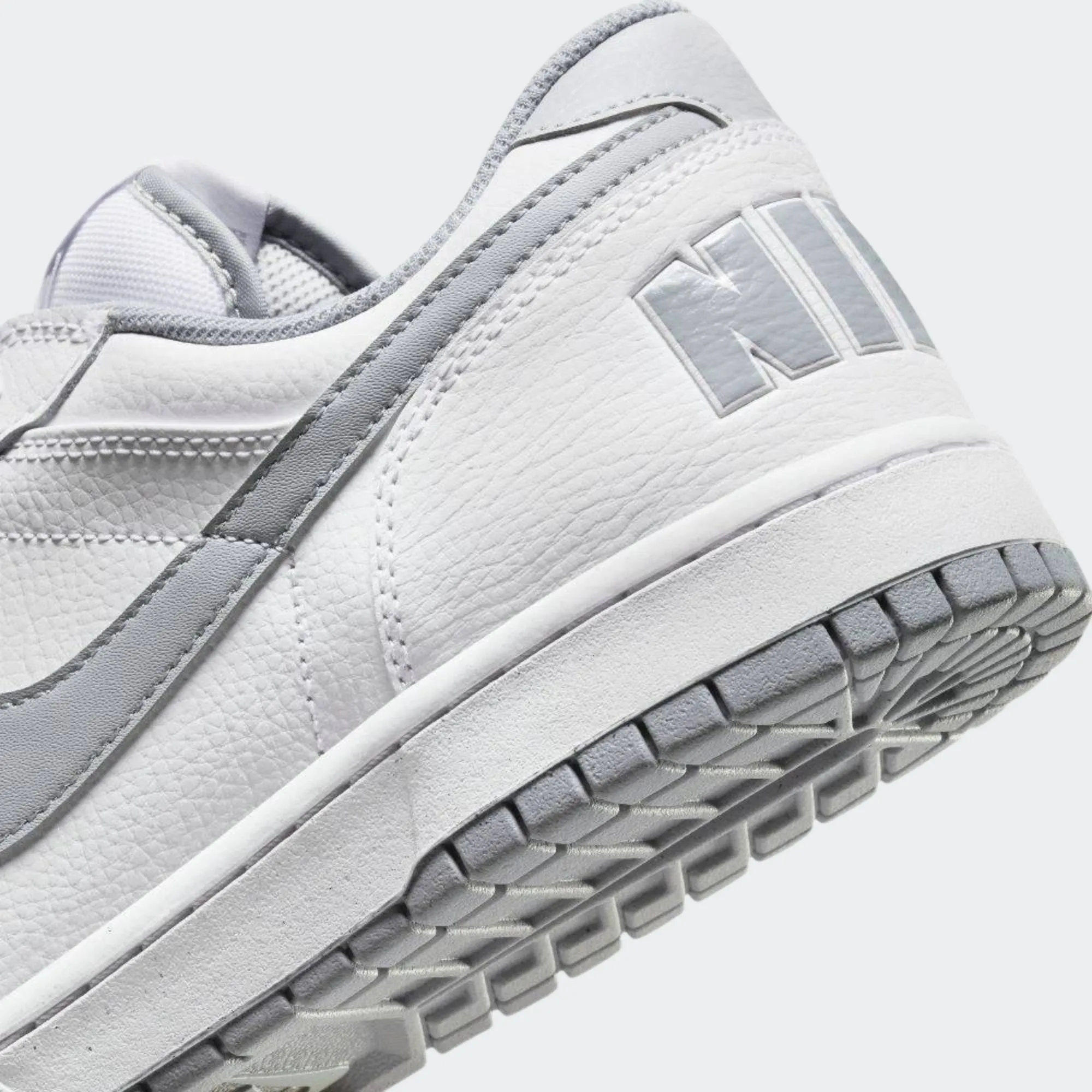 NIKE BIG NIKE LOW