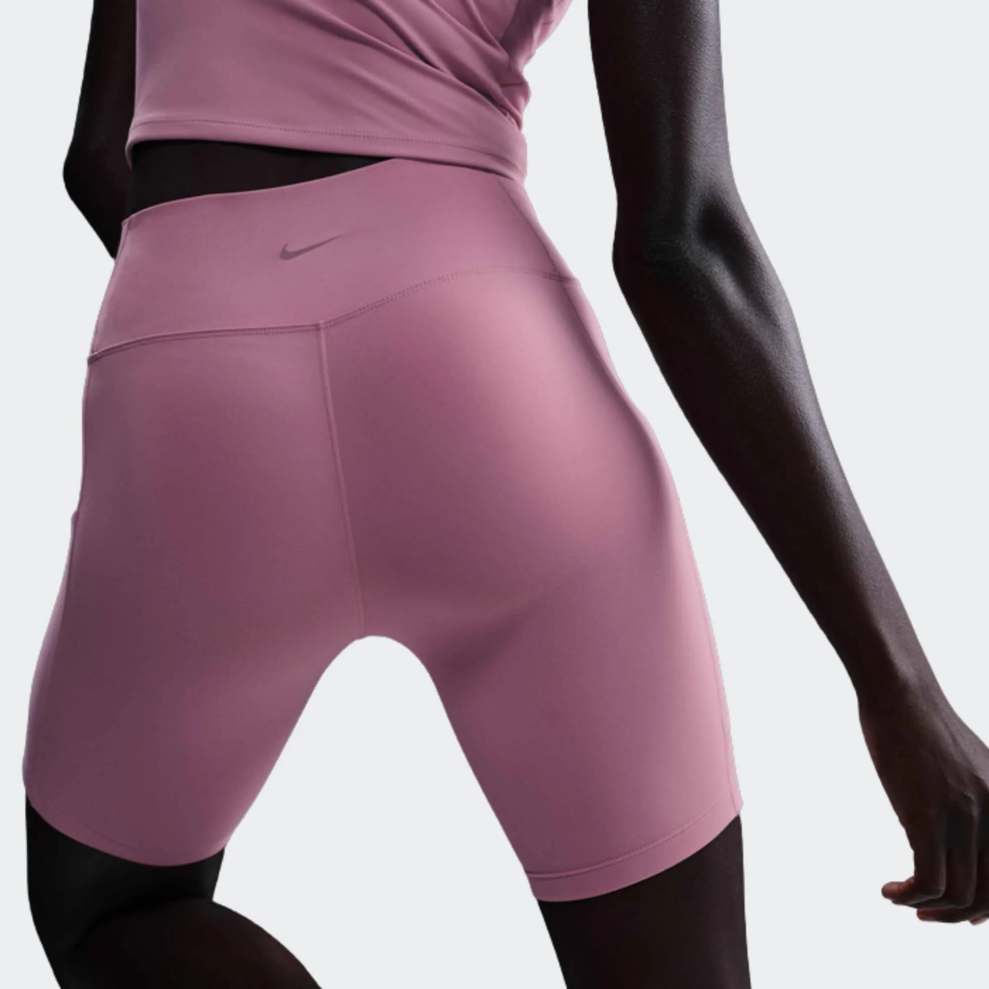 NIKE WOMENS DRI-FIT ONE HIGH WAISTED 8IN POCKET SHORT PANT