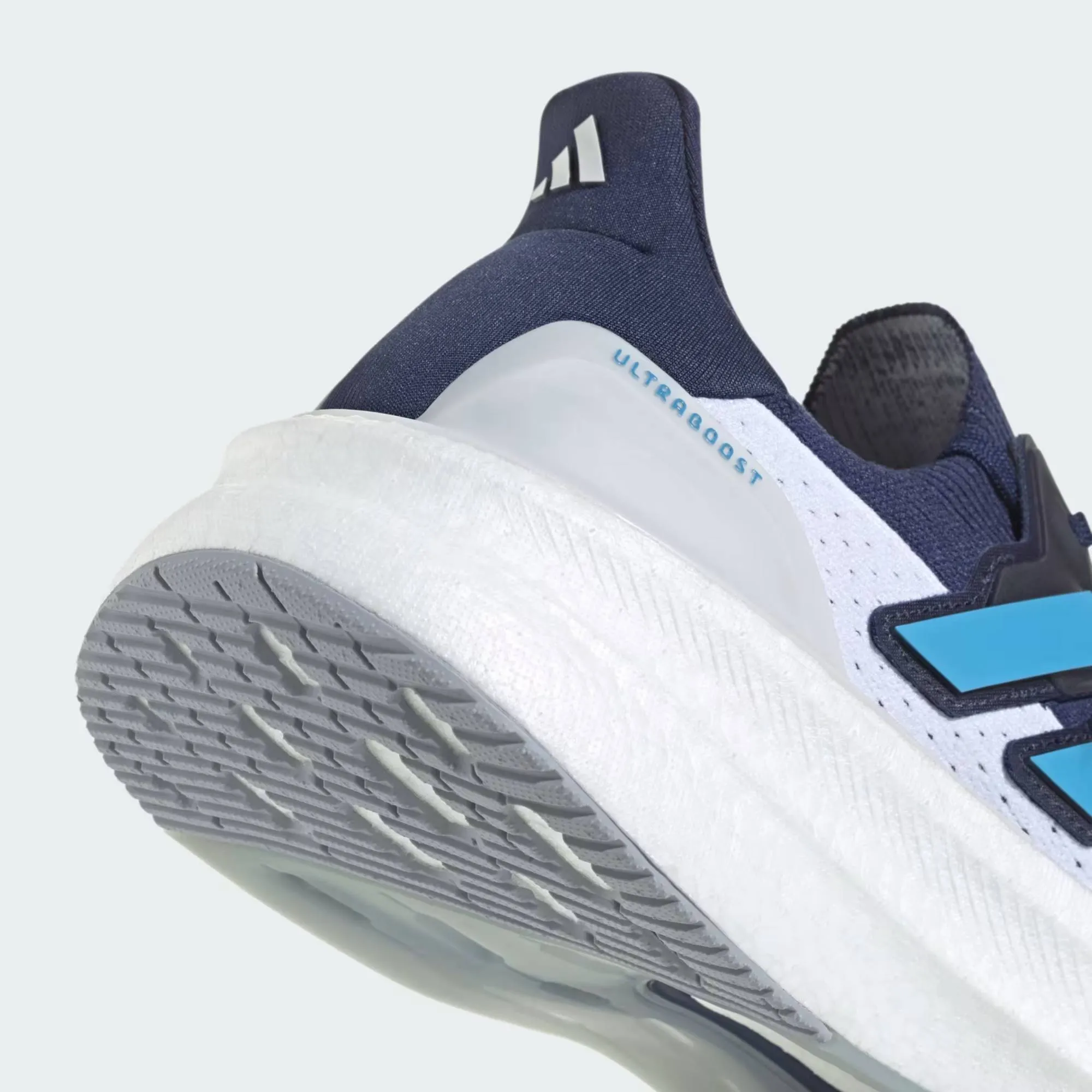 ADIDAS ULTRABOOST 5