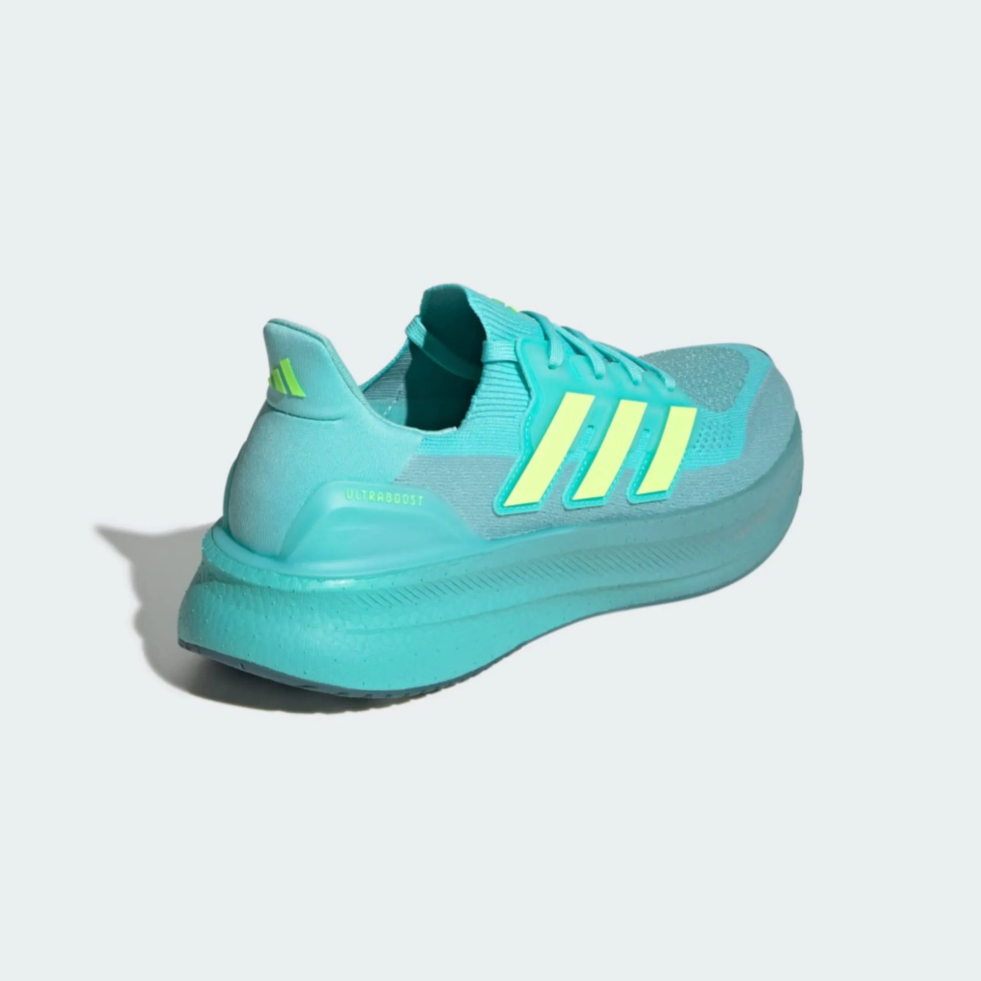 ADIDAS ULTRABOOST 5