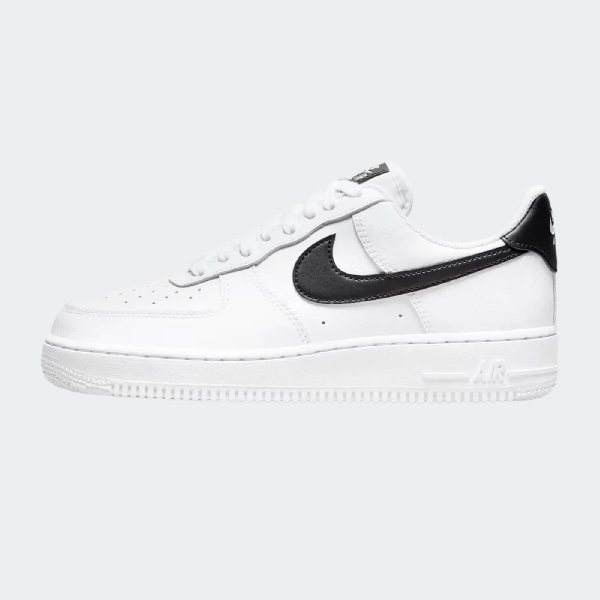 NIKE AIR FORCE 1 '07