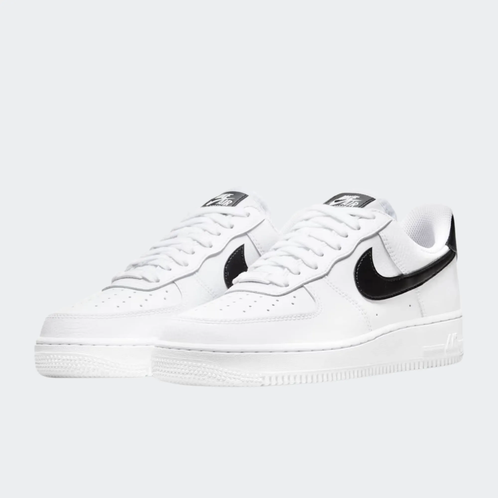 NIKE AIR FORCE 1 '07