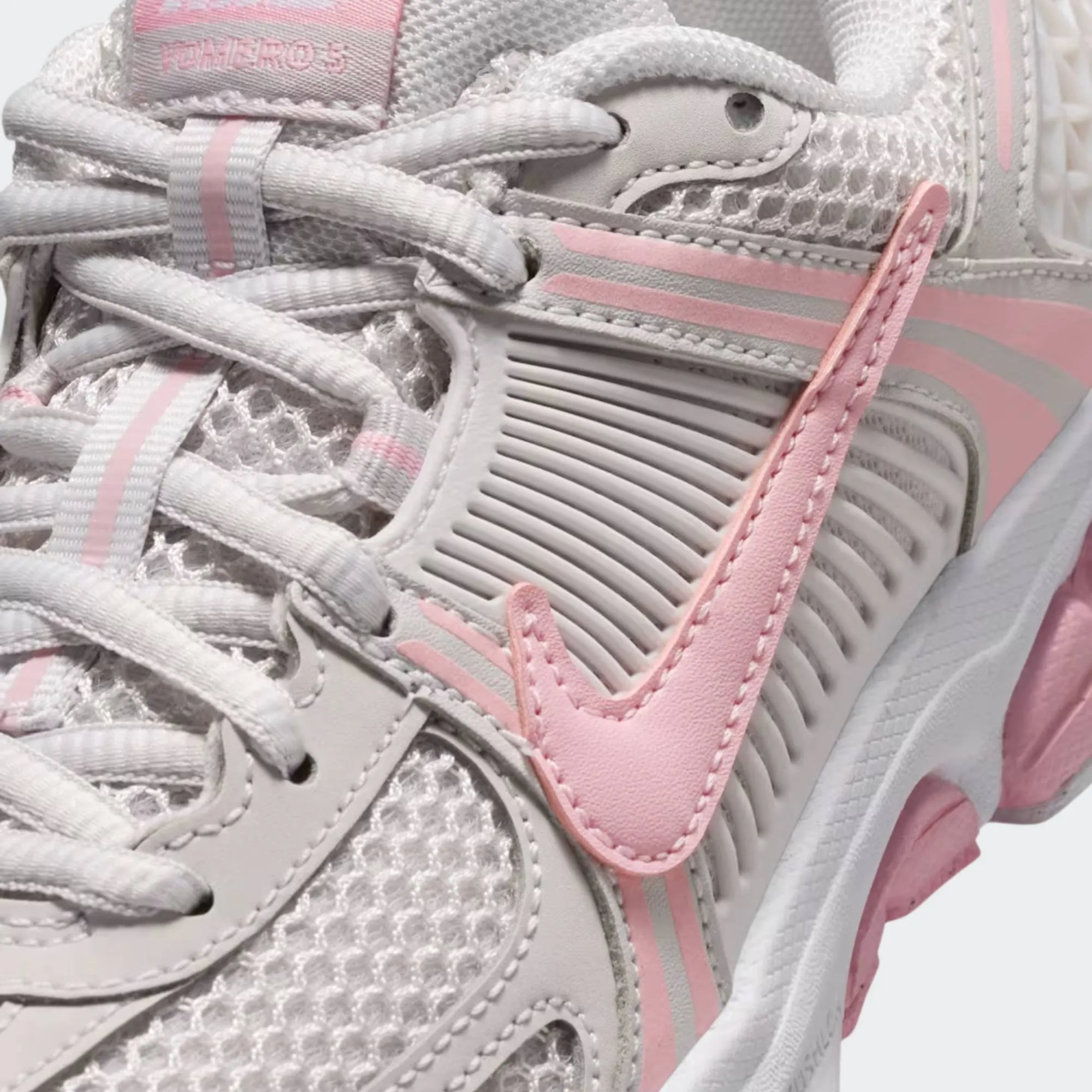 NIKE VOMERO 5