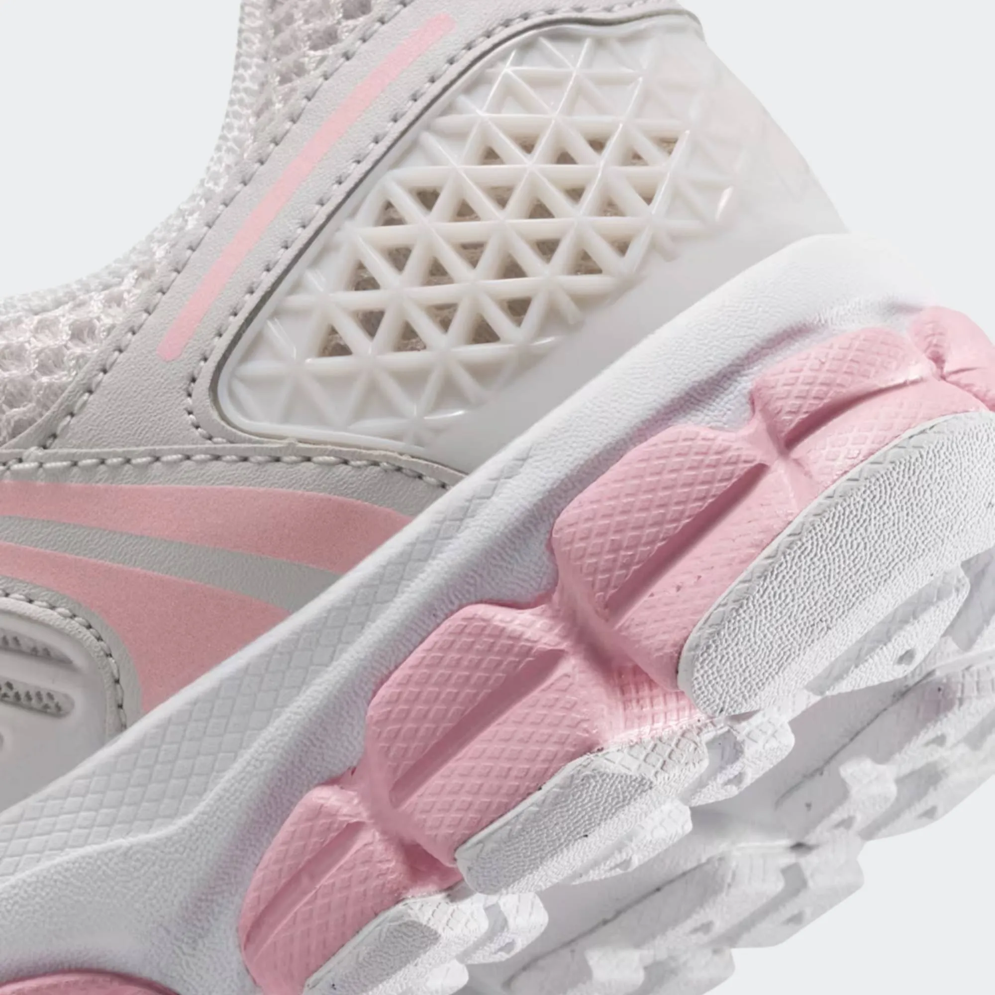NIKE VOMERO 5
