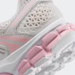 NIKE VOMERO 5