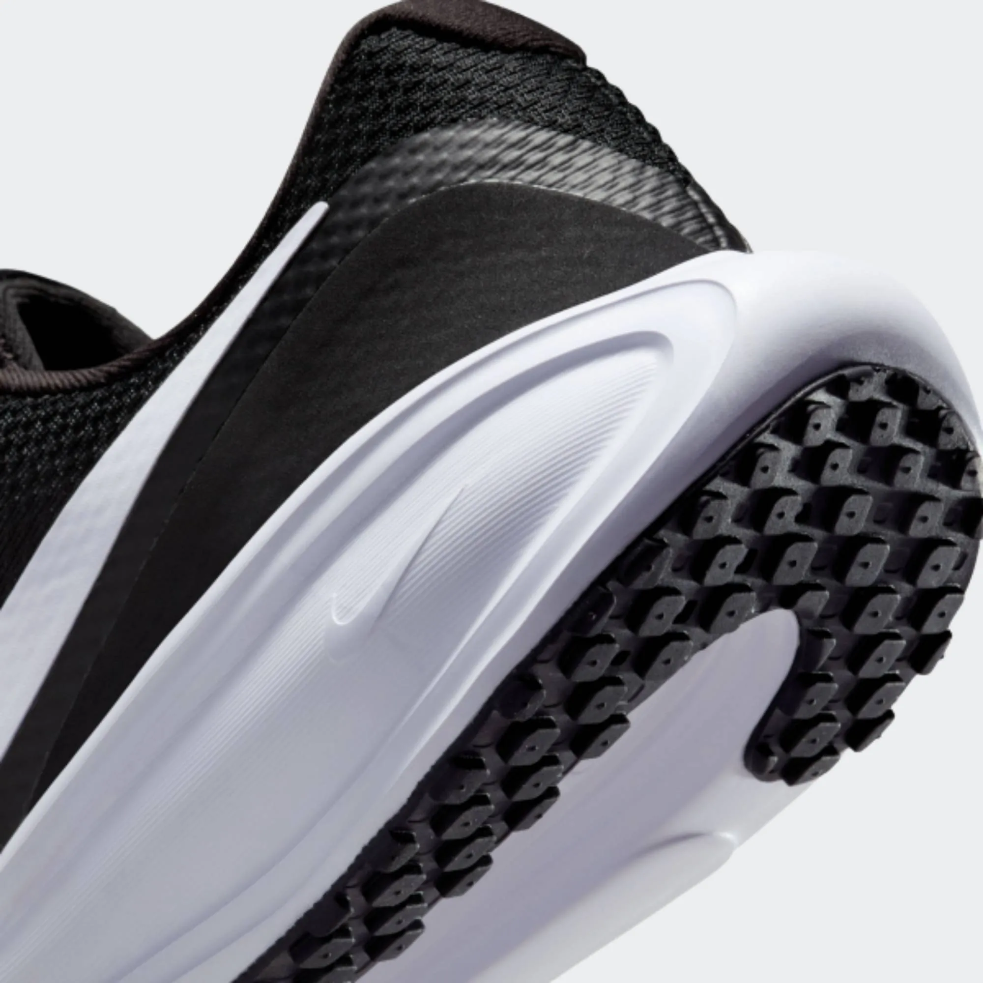 NIKE WOMENS REVOLUTION 8