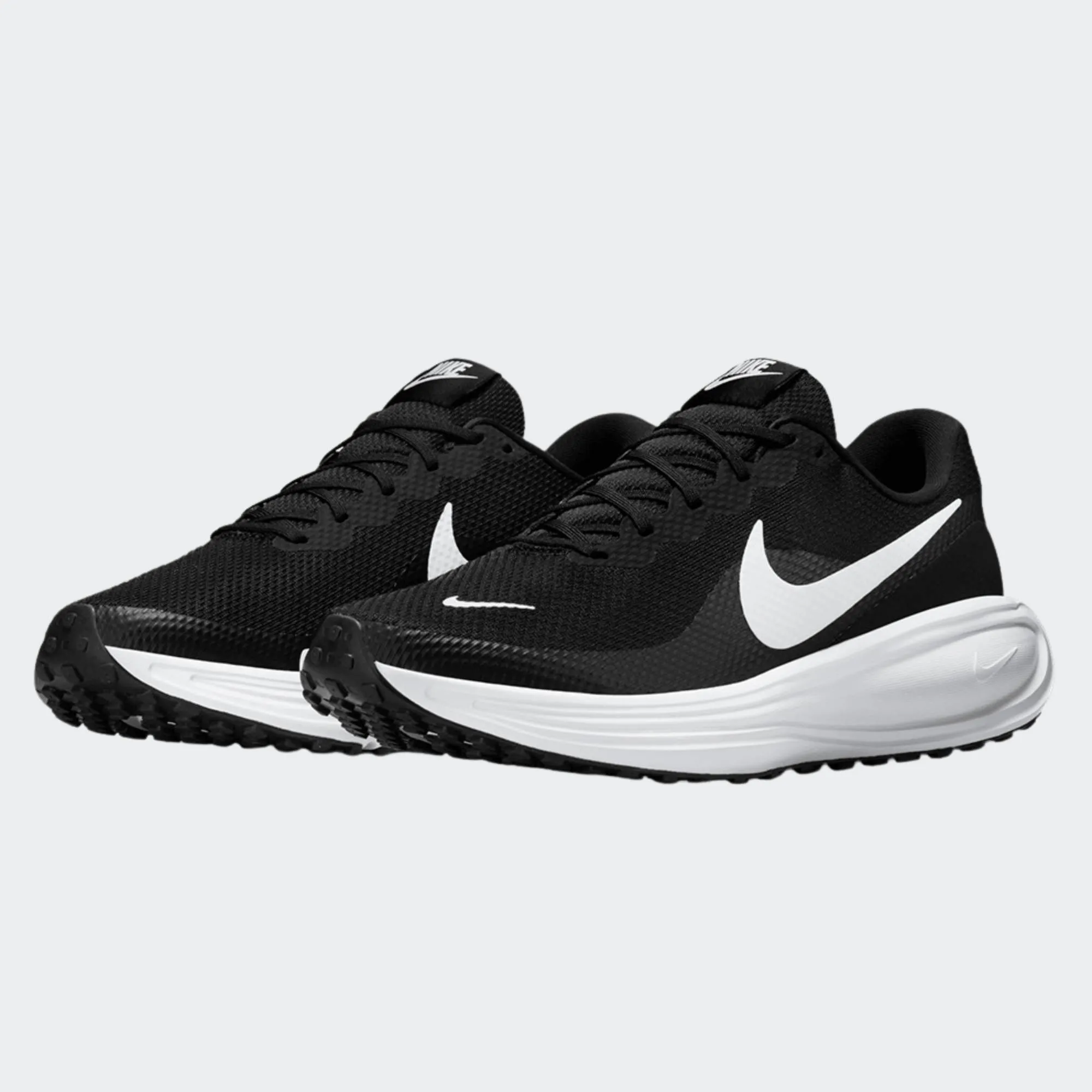 NIKE REVOLUTION 8