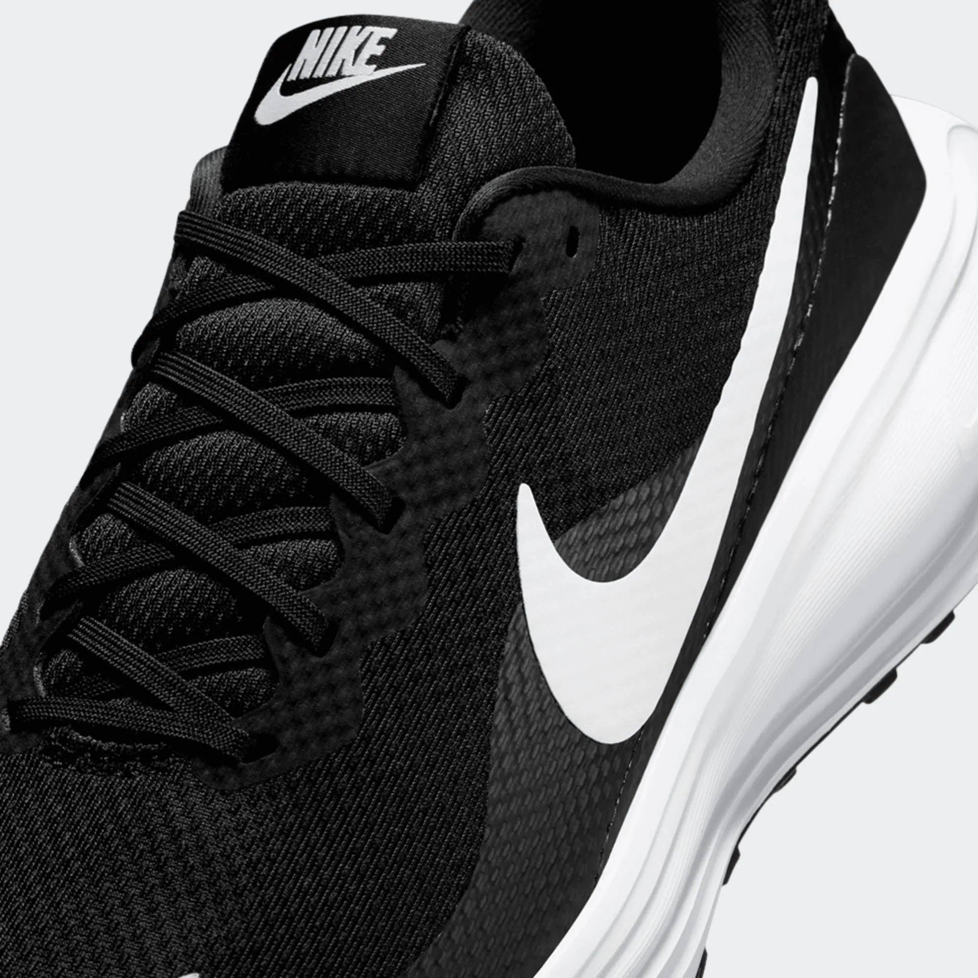 NIKE REVOLUTION 8
