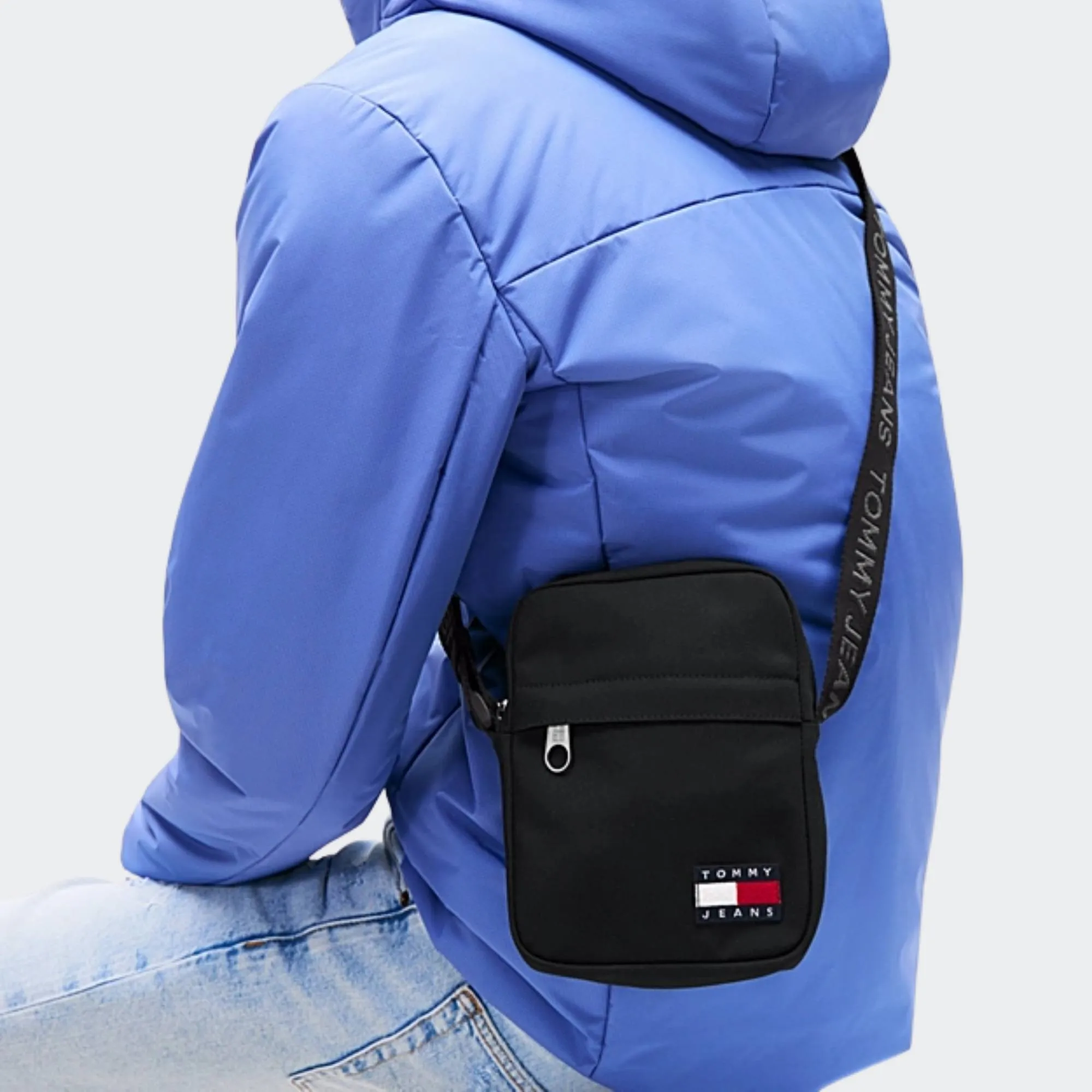 TOMMY JEANS  ESSENTIAL DAILY REPORTER