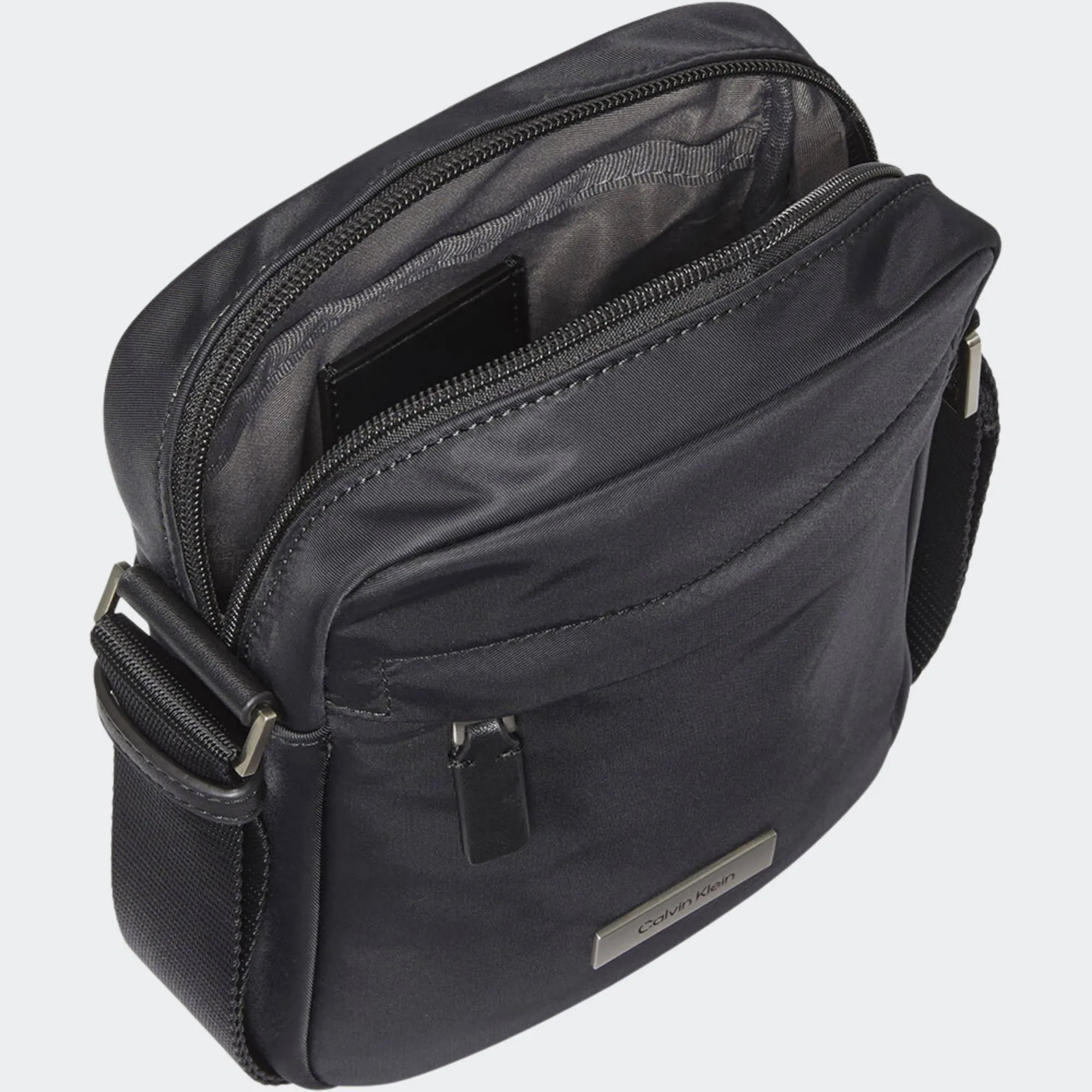 CALVIN KLEIN JEANS SLEEK REPORTER